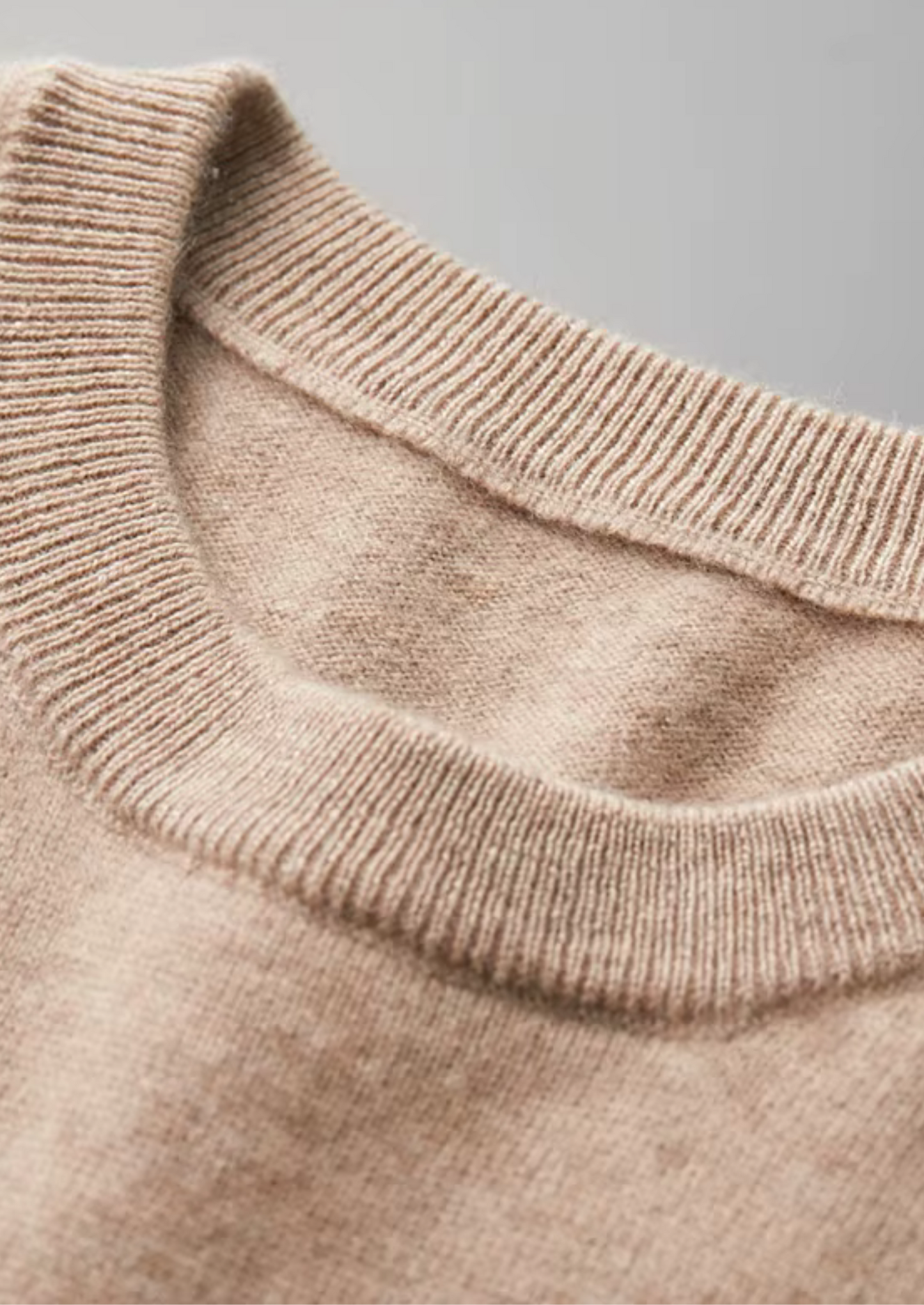 Premium Cashmere Classic Crewneck T-Shirt - Light Beige | Vallentty