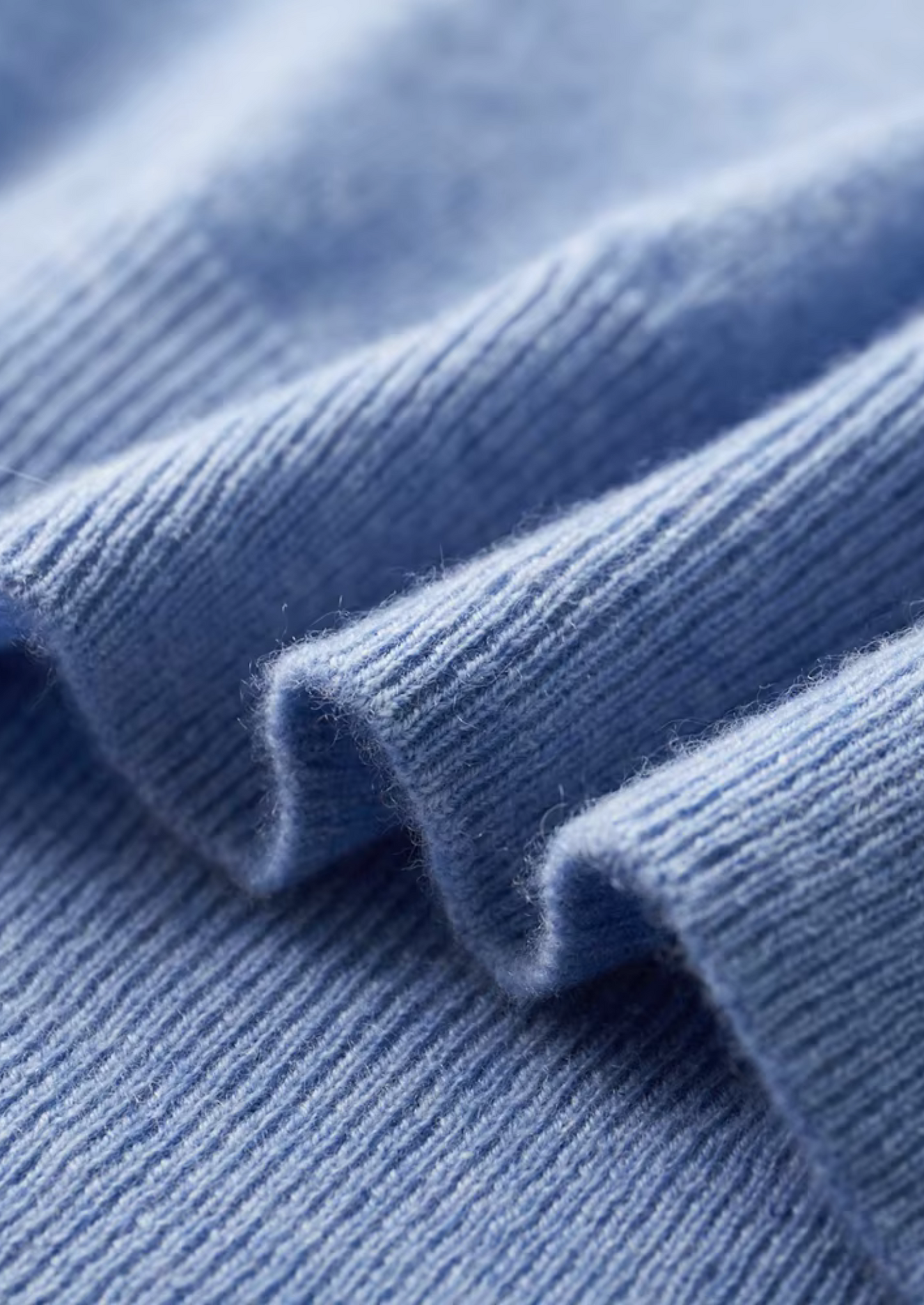 Premium Cashmere Classic Crewneck T-Shirt - Light Blue | Vallentty