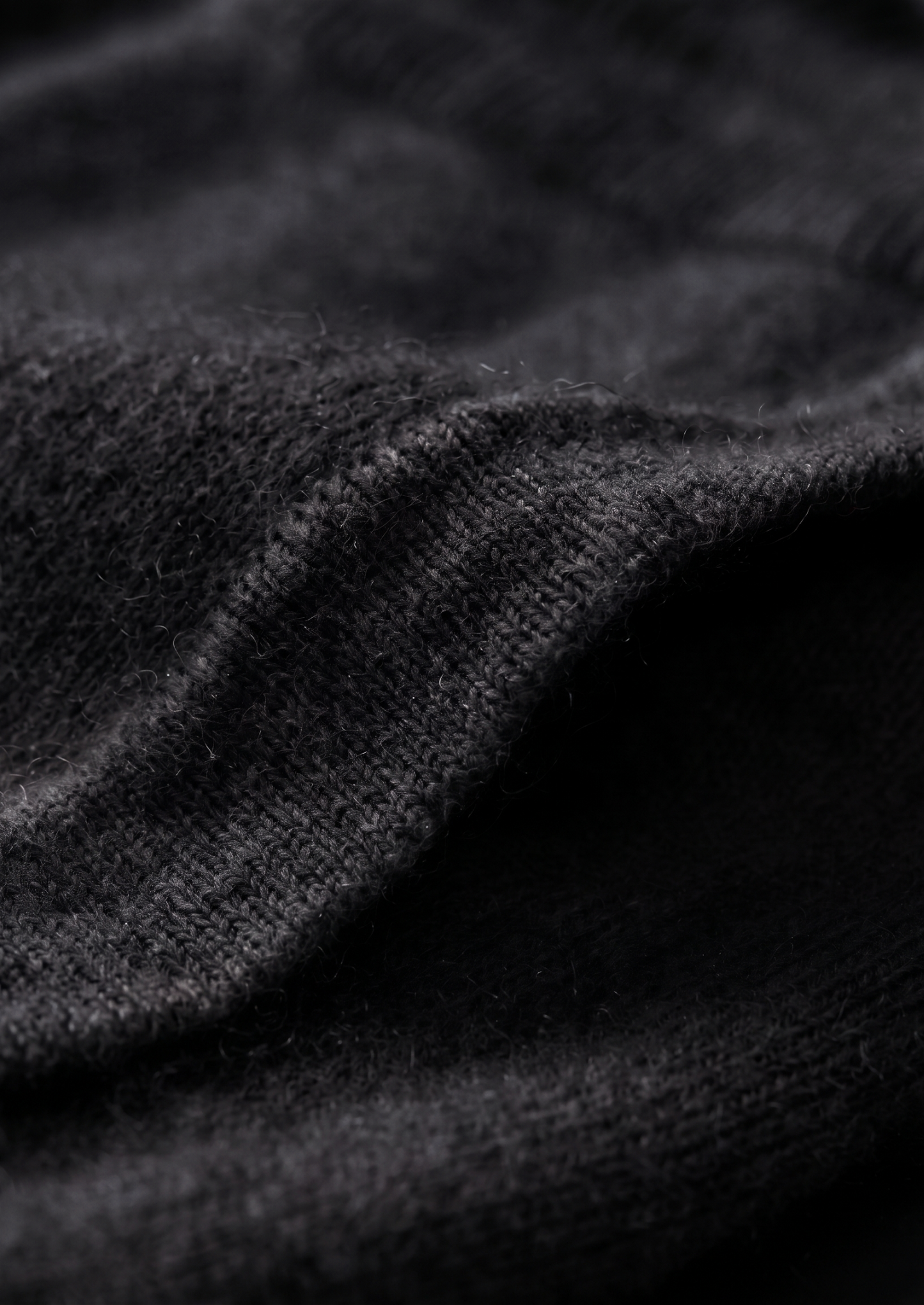 Pure Extra-Fine Merino Wool Black Luzzo Set | Vallentty