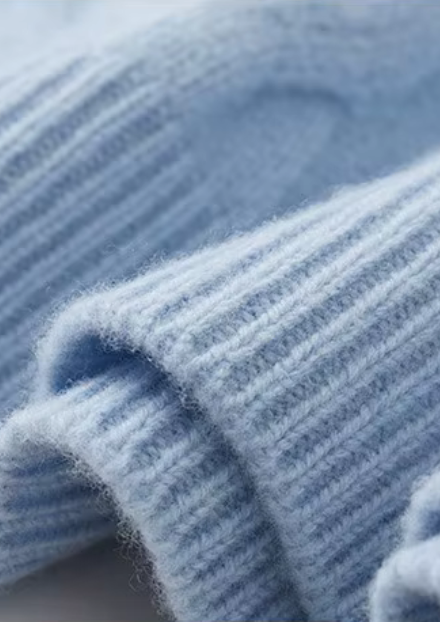 Pure Extra-Fine Merino Wool Wintertime Cable Crewneck | Vallentty