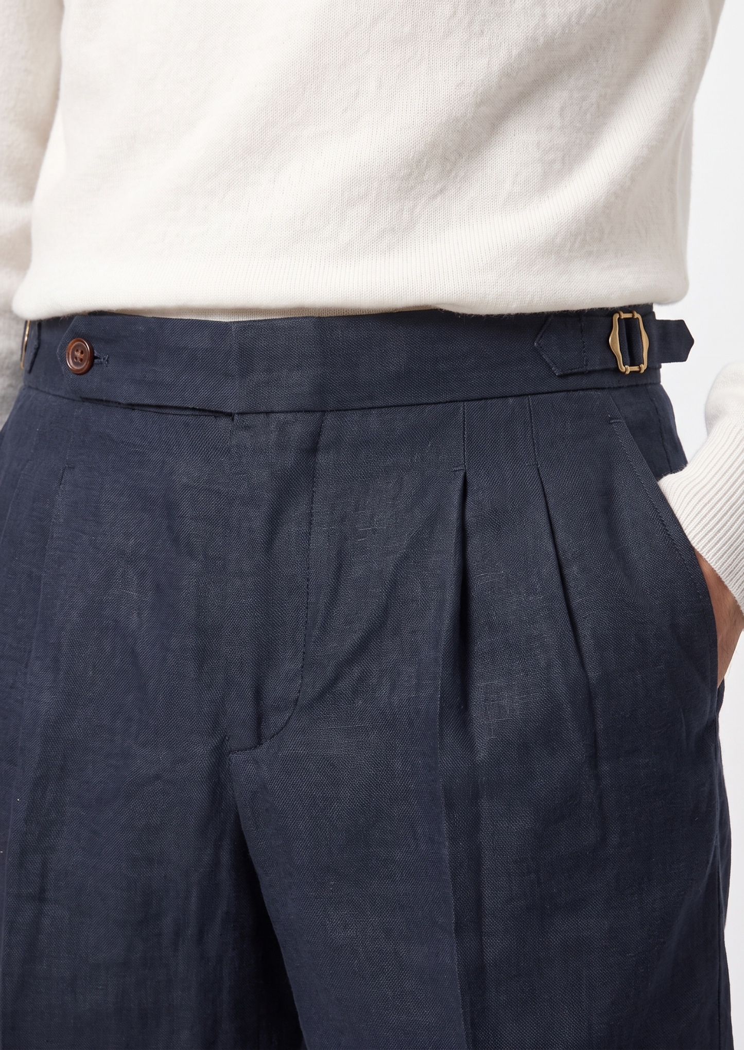 Navy Blue Pleated Linen Seaside Shorts | Vallentty