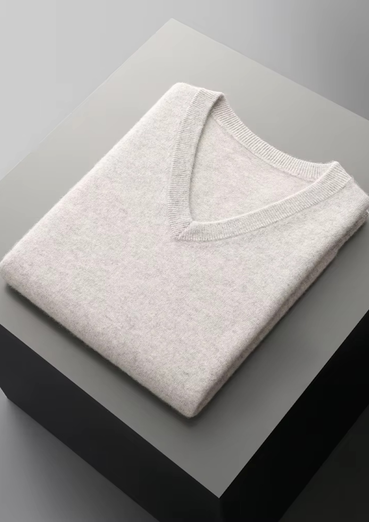 Pure Extra-Fine Merino Wool V-Neck Vest | Vallentty