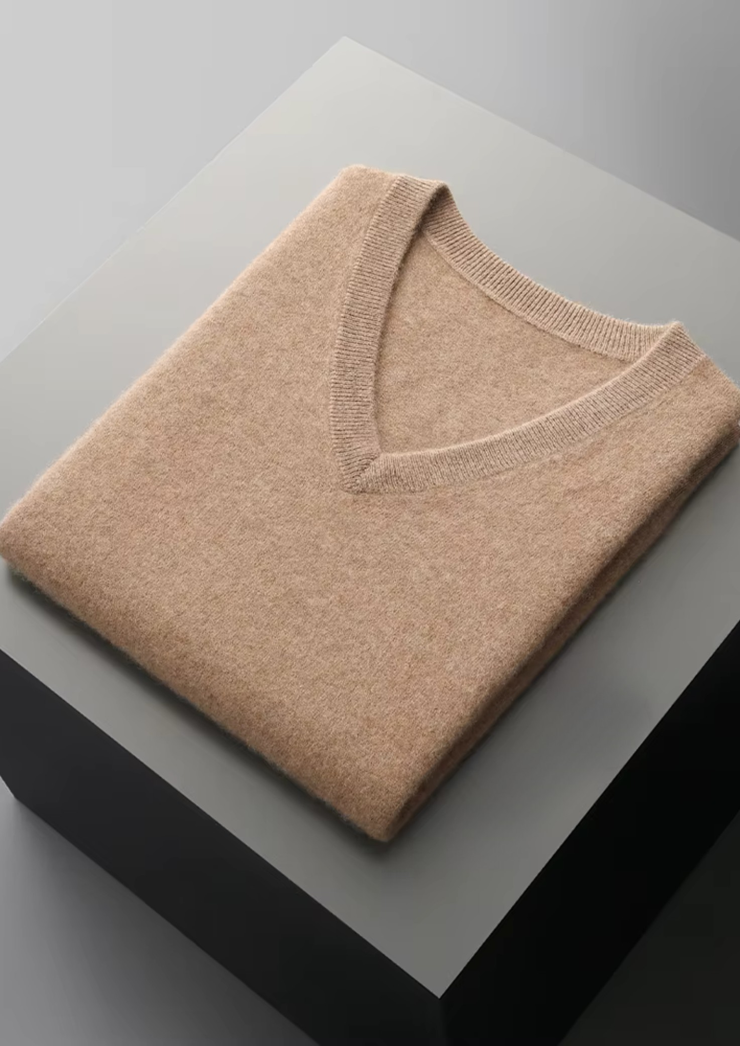 Pure Extra-Fine Merino Wool V-Neck Vest | Vallentty