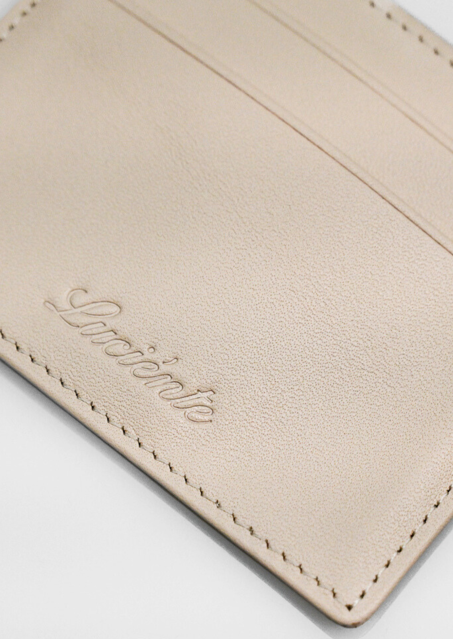Essential Calfskin Leather Cardholder - Taupe | Vallentty