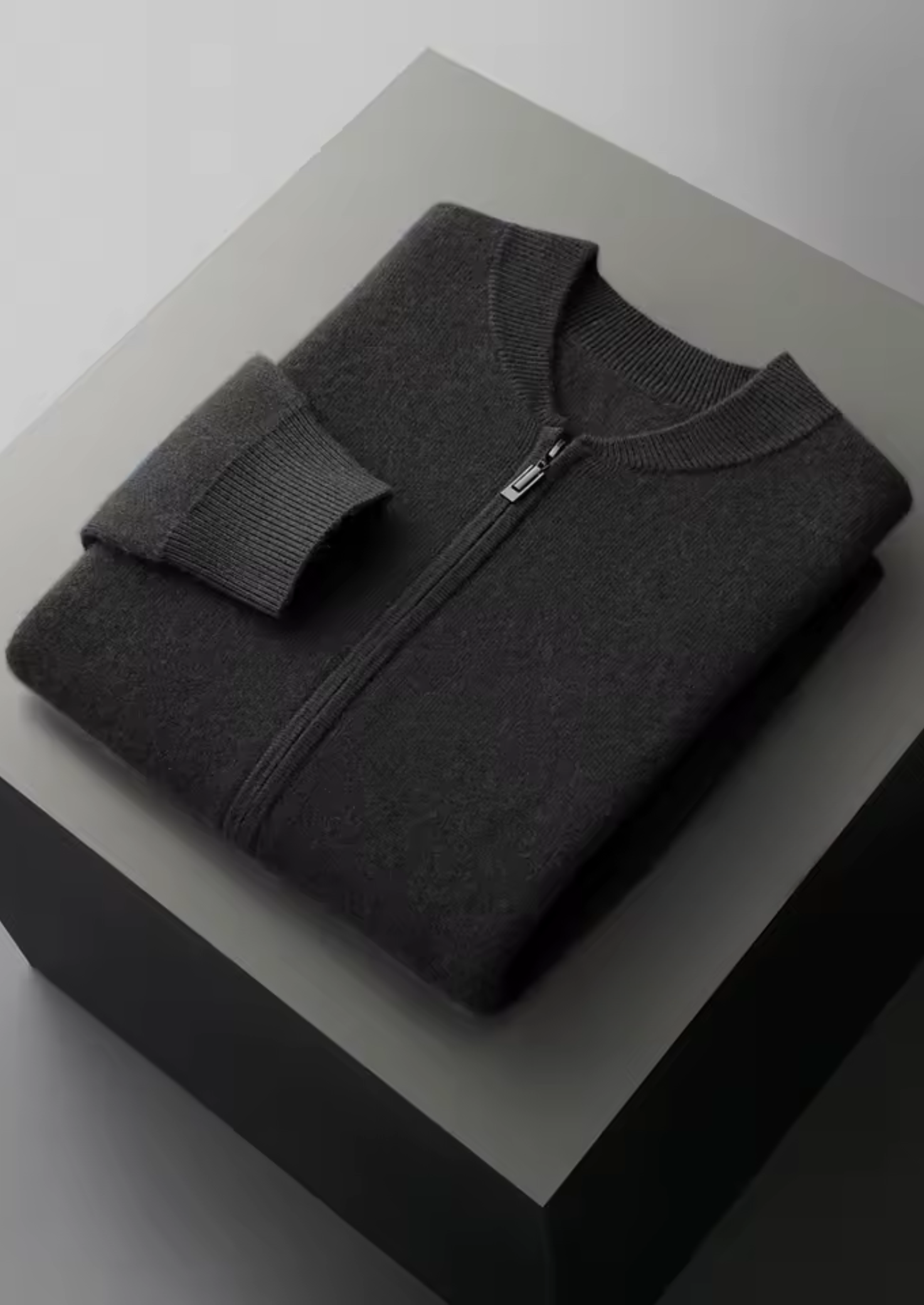 Pure Extra-Fine Merino Wool Black Falconi Set | Vallentty