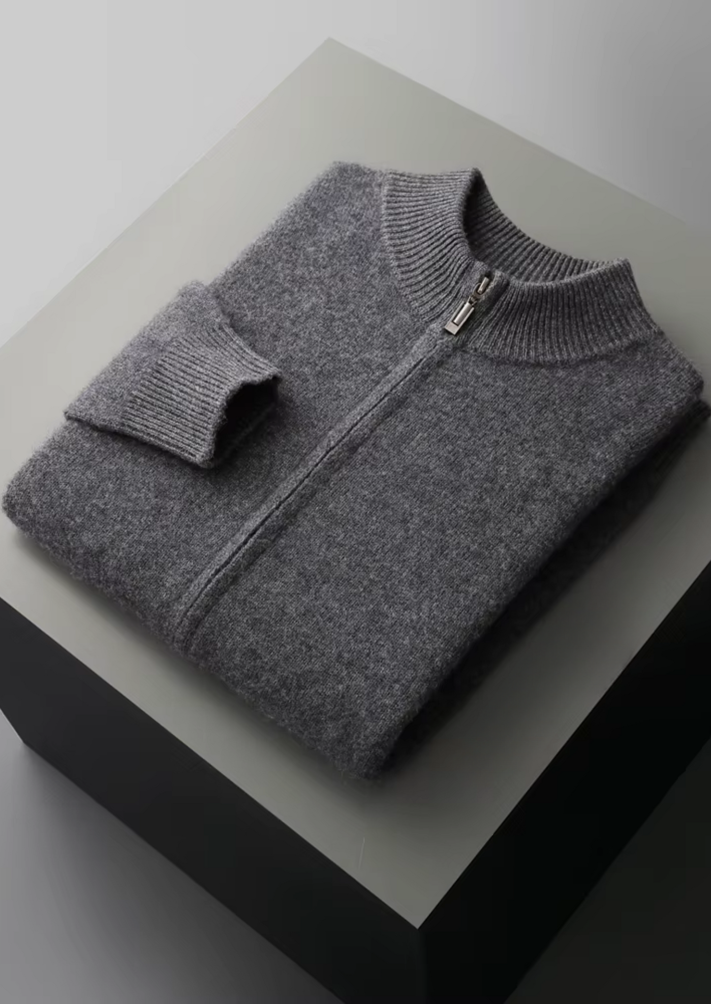 Pure Extra-Fine Merino Wool Dark Gray Luzzo Set | Vallentty