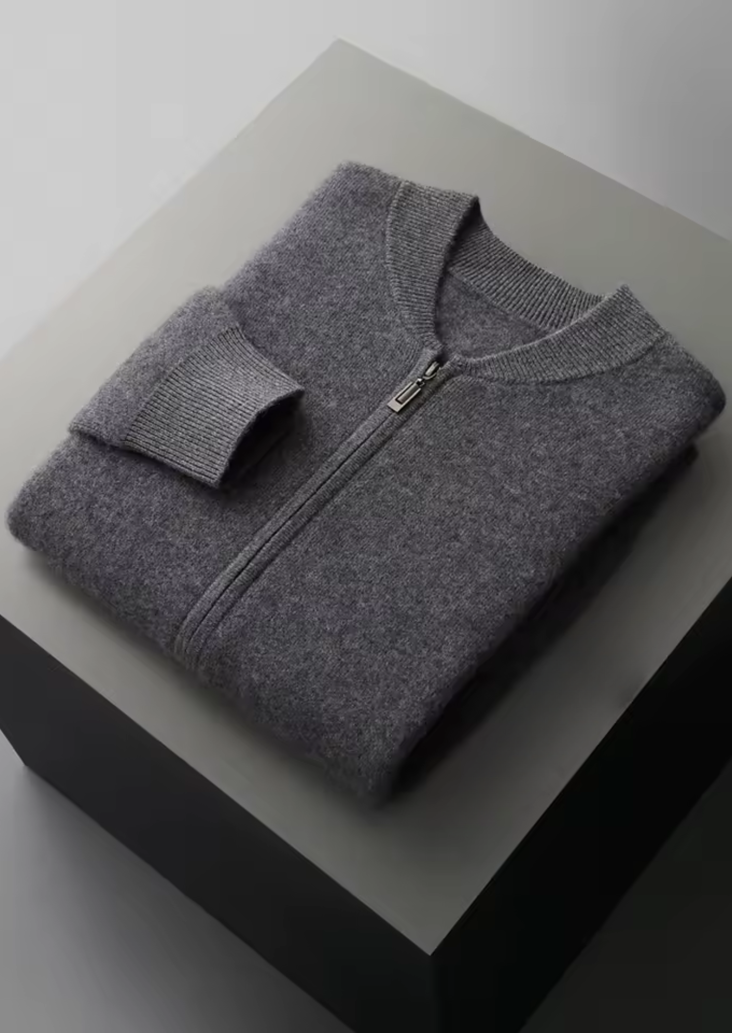 Pure Extra-Fine Merino Wool Dark Gray Falconi Set | Vallentty