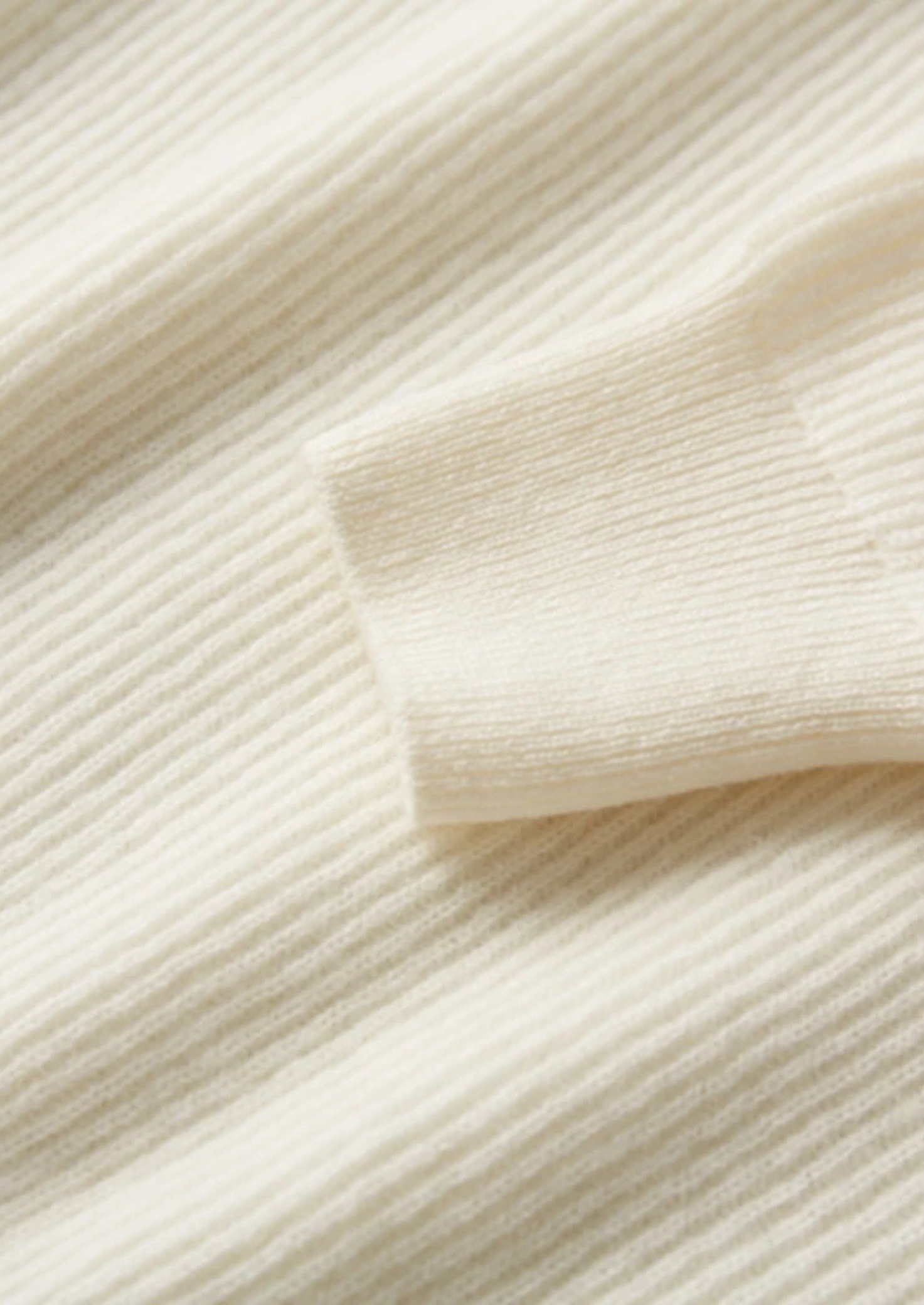 Premium Cashmere Classic Ribbed Henley Sweater | Vallentty