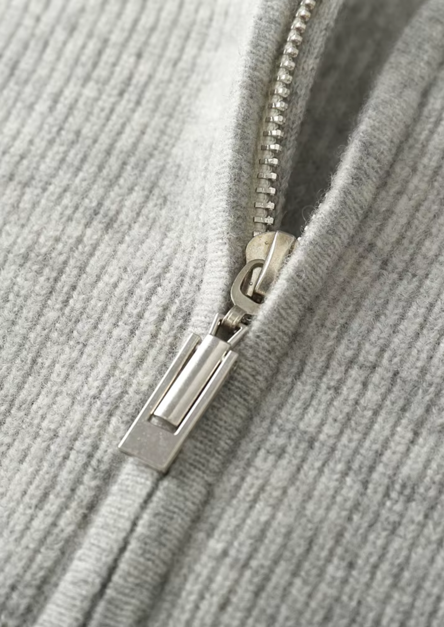 Pure Extra-Fine Merino Wool Ribbed Zip Hoodie | Vallentty