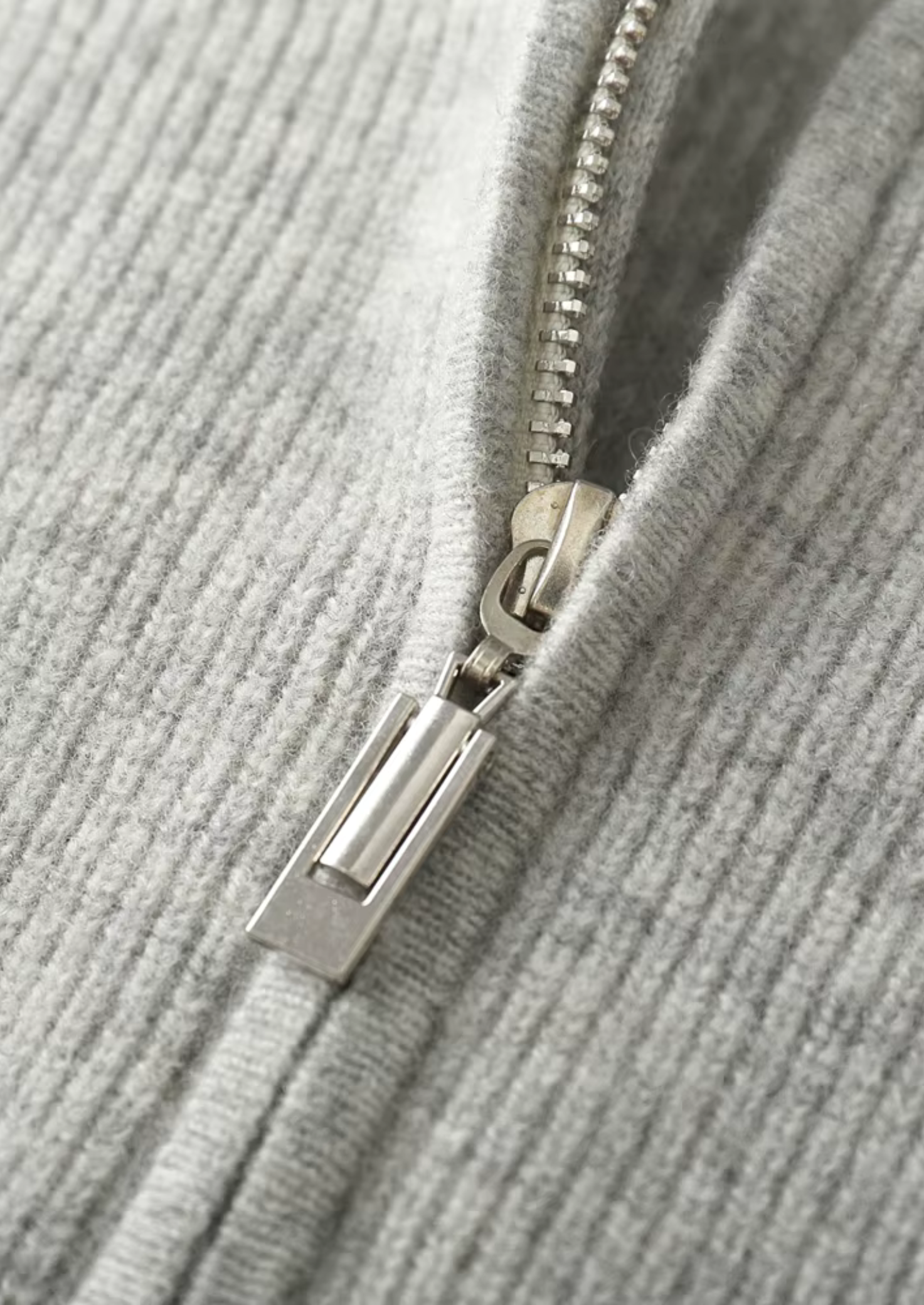 Pure Extra-Fine Merino Wool Ribbed Zip Hoodie | Vallentty