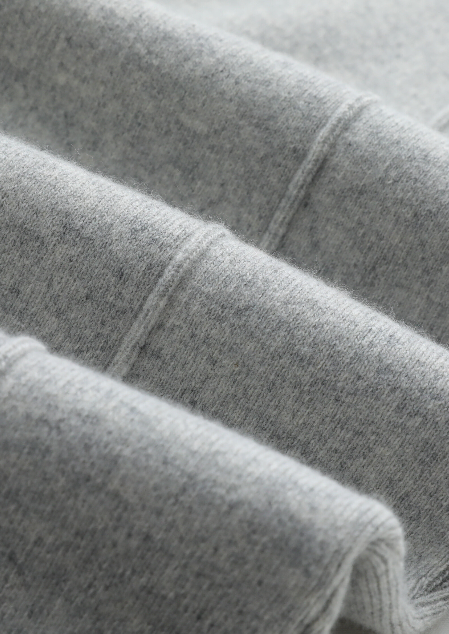 Pure Extra-Fine Merino Wool Light Gray Luzzo Set | Vallentty