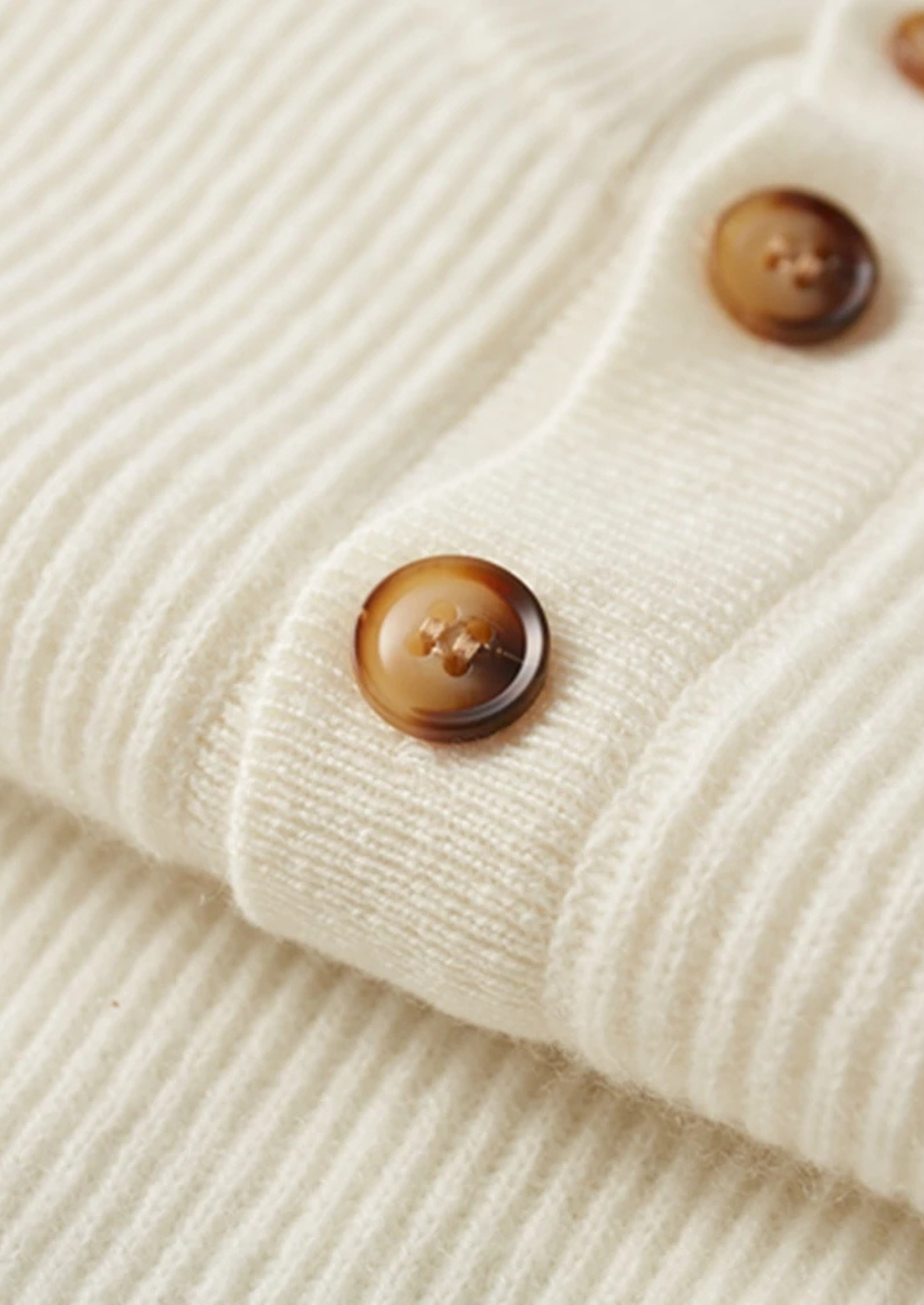 Premium Cashmere Classic Ribbed Henley Sweater | Vallentty