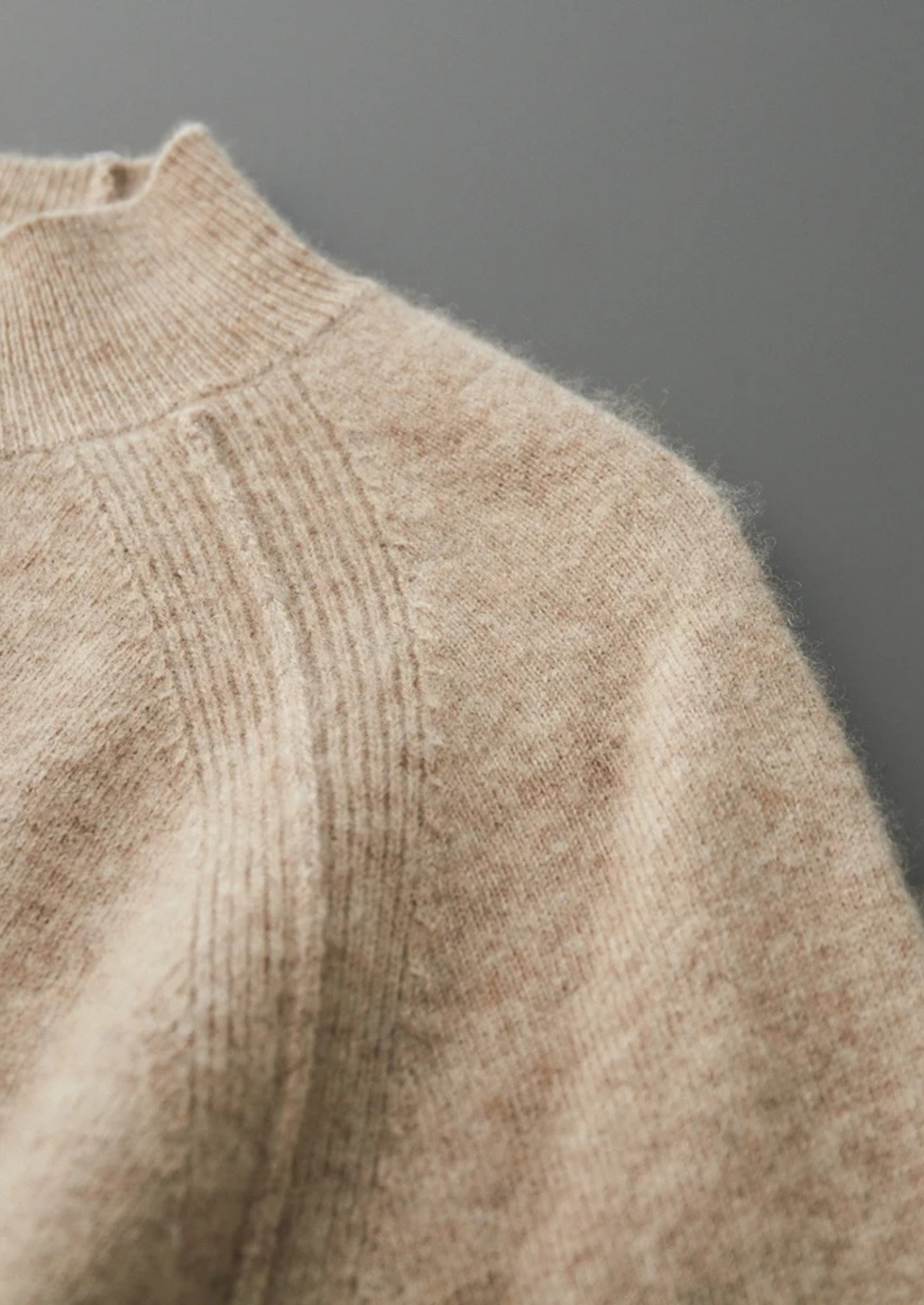 Pure Extra-Fine Merino Wool Raglan Mockneck | Vallentty