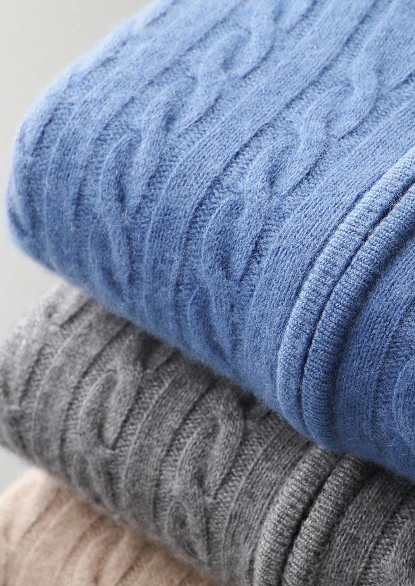Premium Cashmere Cable Knit Zipper Hoodie | Vallentty