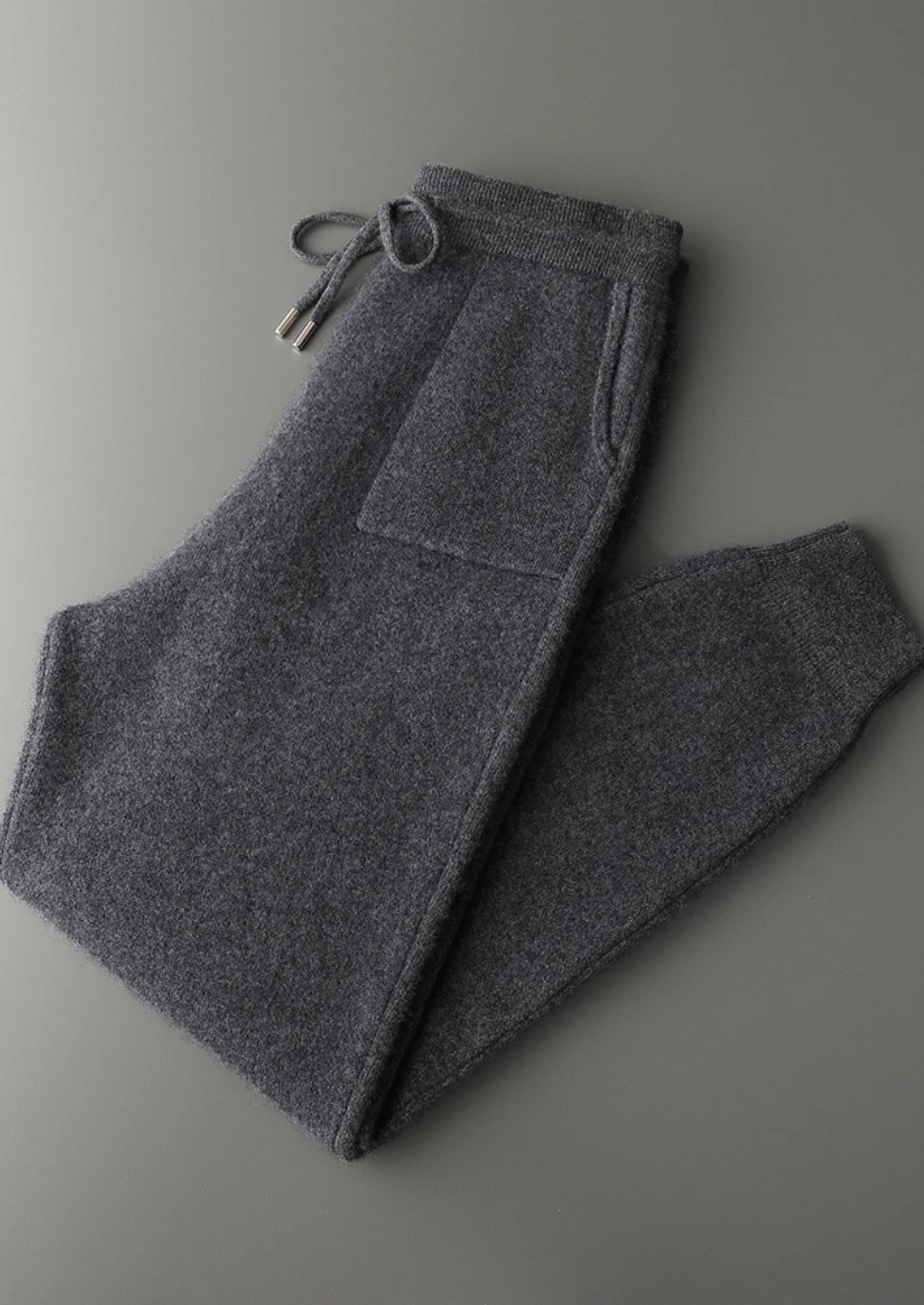 Premium Cashmere Dark Gray Alain Leisure Set | Vallentty