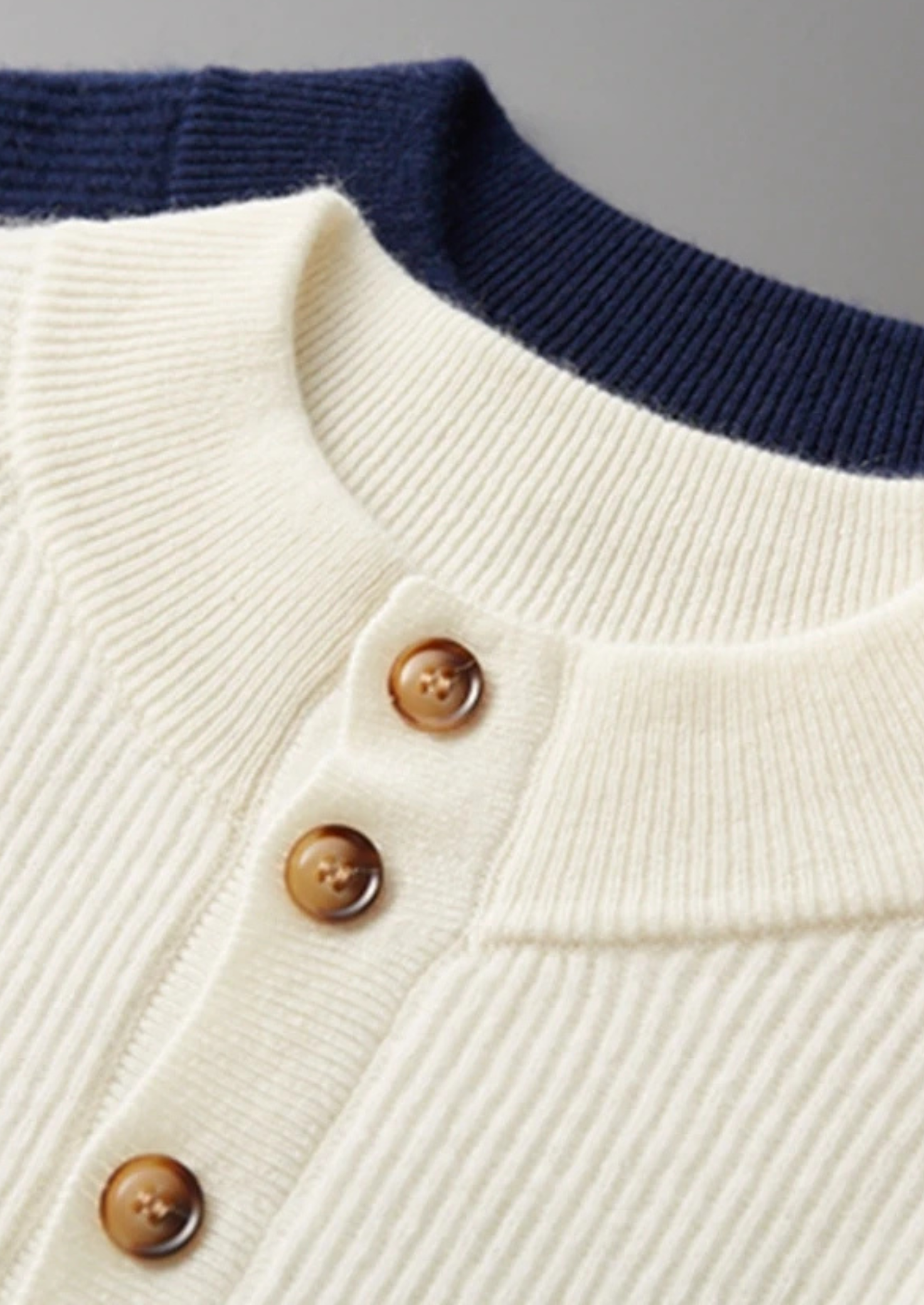 Premium Cashmere Classic Ribbed Henley Sweater | Vallentty