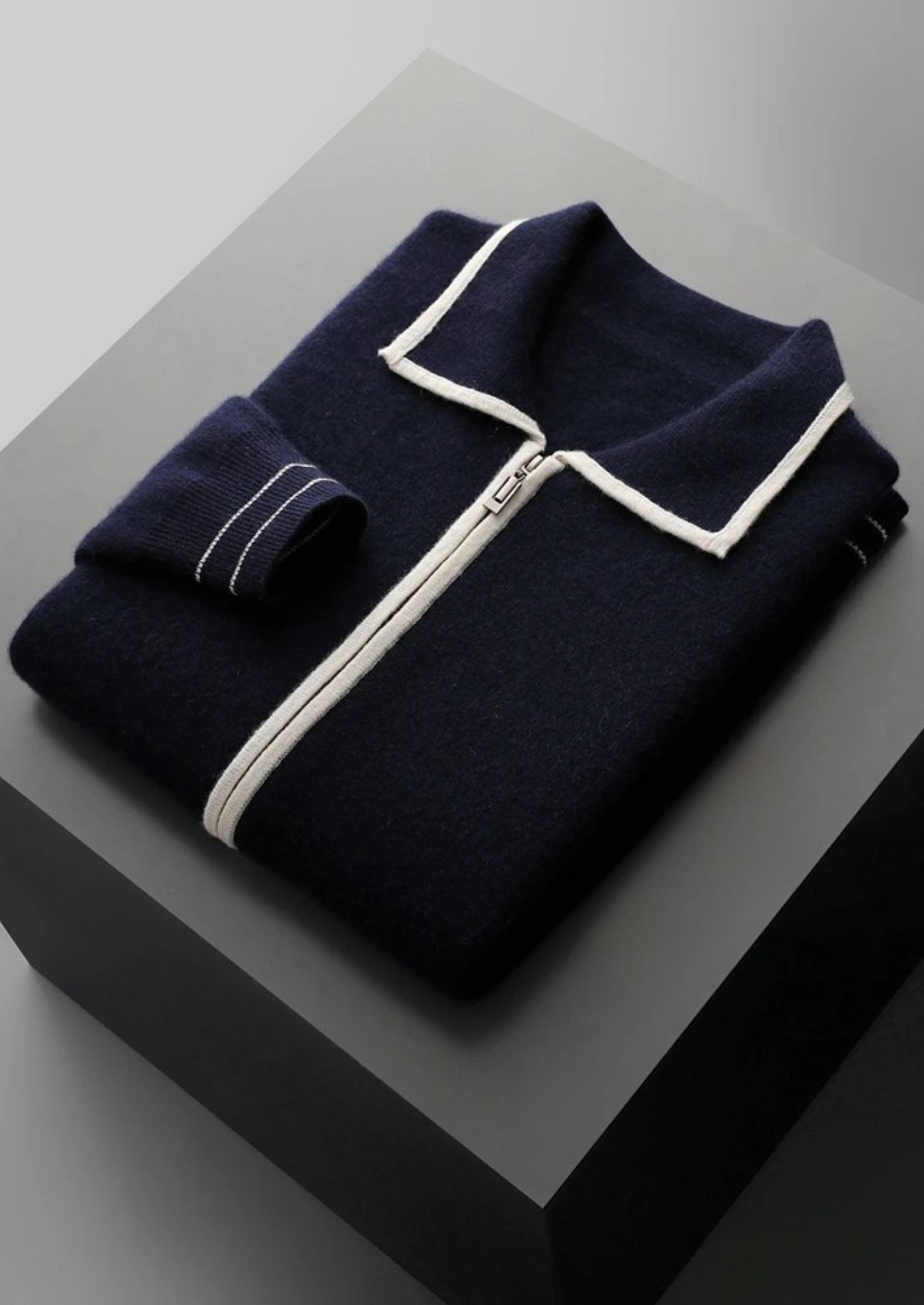 Pure Extra-Fine Merino Wool Two-Tone Polo Cardigan | Vallentty
