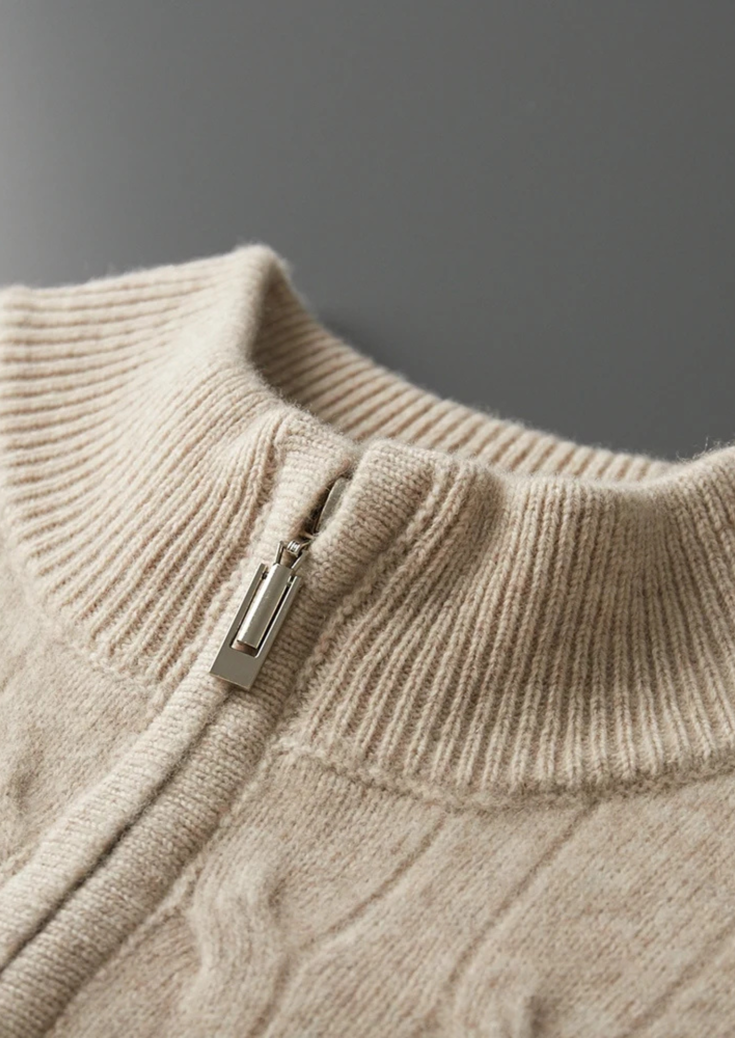 Pure Extra-Fine Merino Wool Cable Half Zip | Vallentty