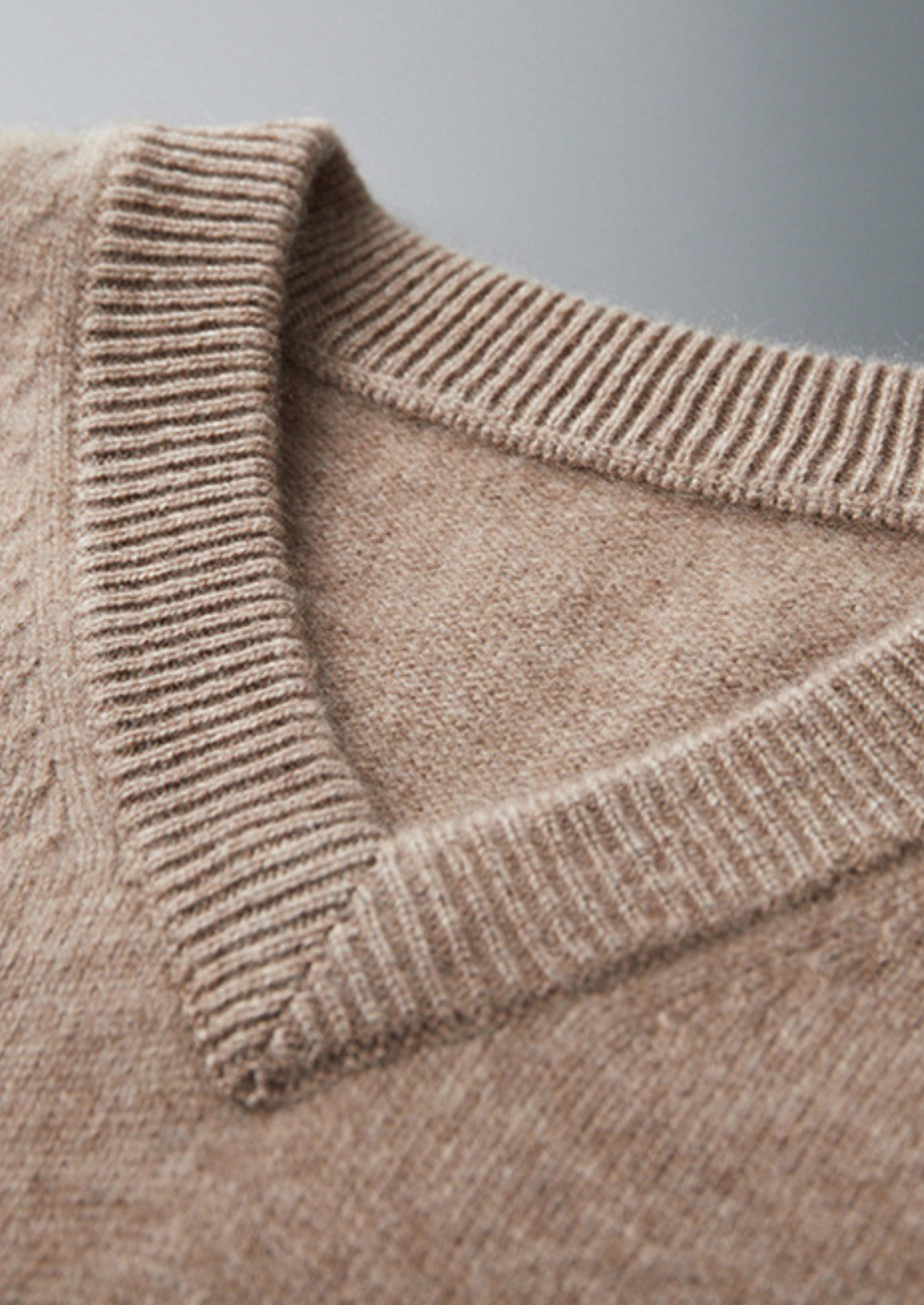 Pure Cashmere Essential V-Neck Sweater | Vallentty