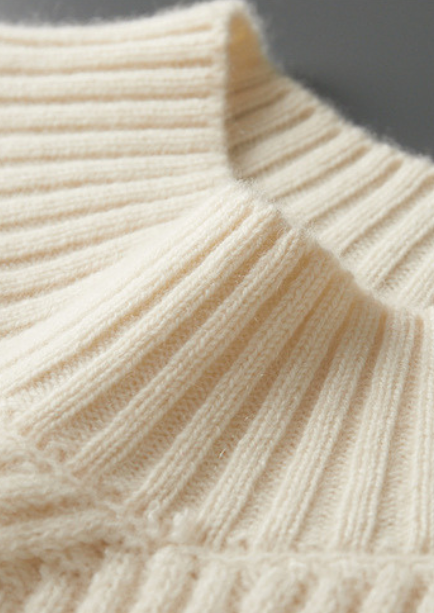 Pure Cashmere Ivory Patterned Mockneck | Vallentty