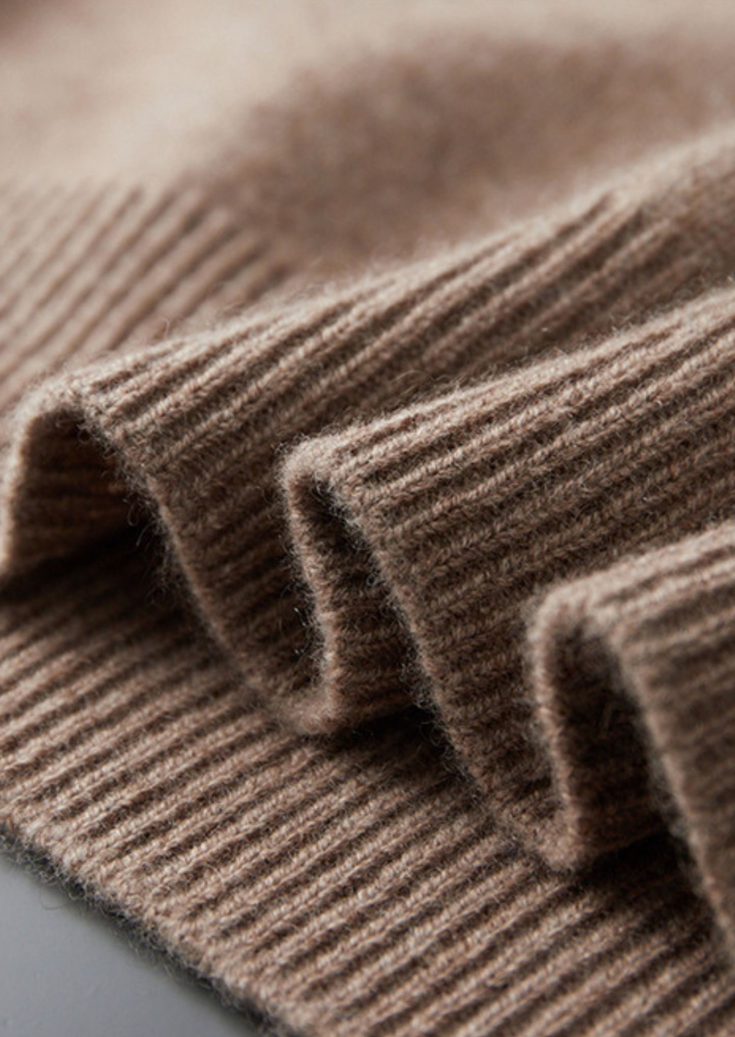 Pure Cashmere Essential V-Neck Sweater | Vallentty