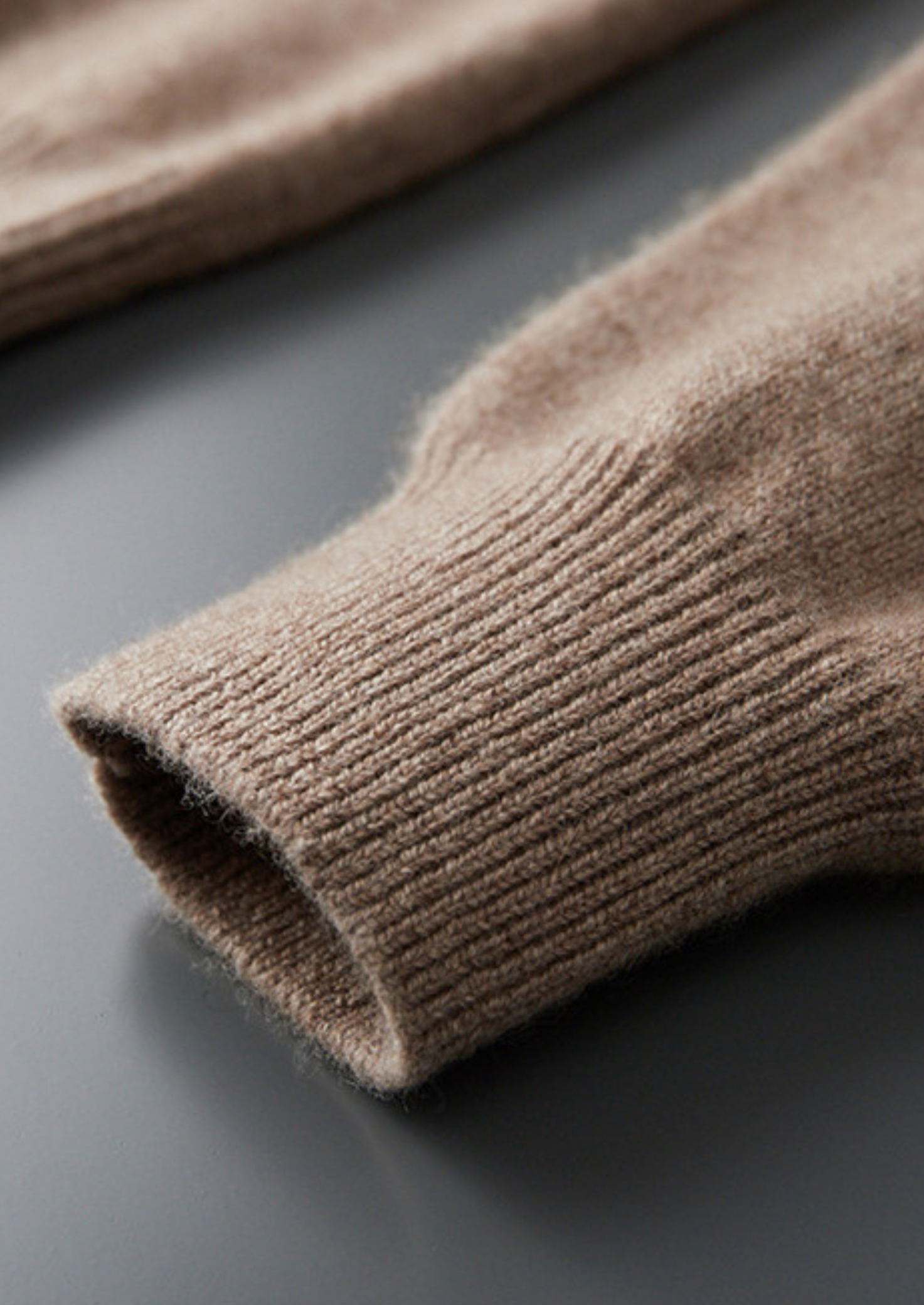 Pure Cashmere Essential V-Neck Sweater | Vallentty