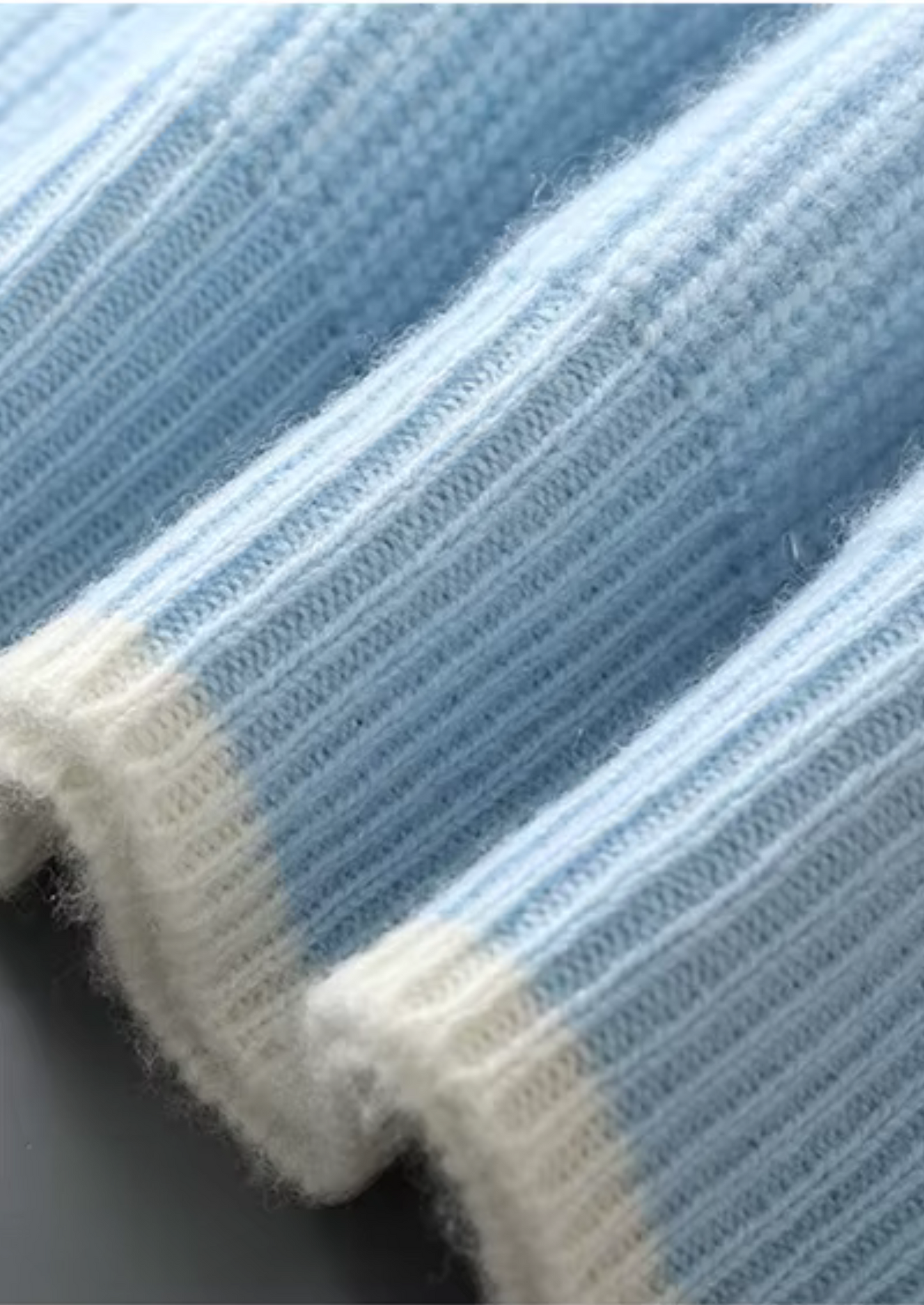 Pure Extra-Fine Merino Wool Two Tone Crewneck | Vallentty