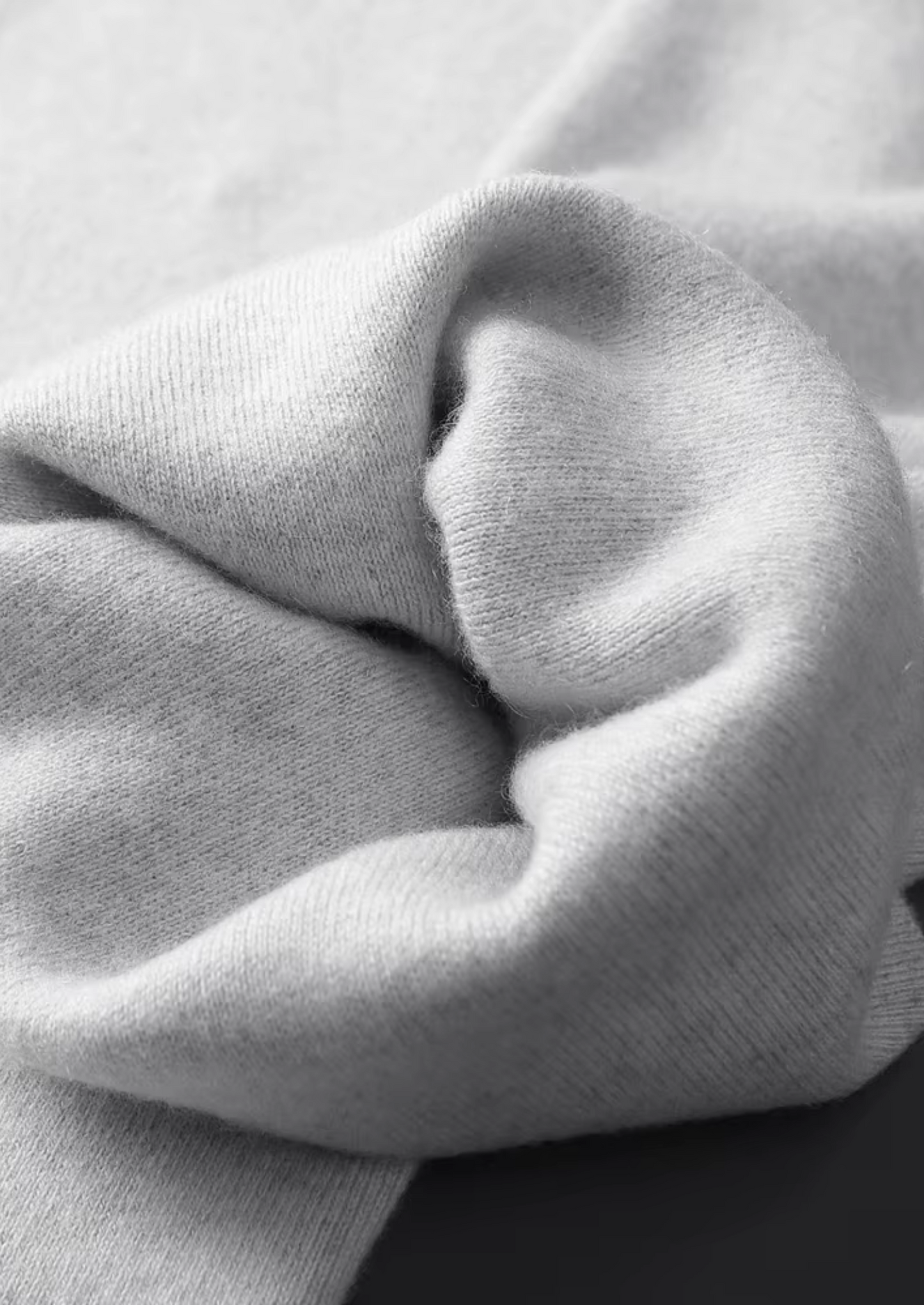 Premium Cashmere Relaxed Trousers | Vallentty