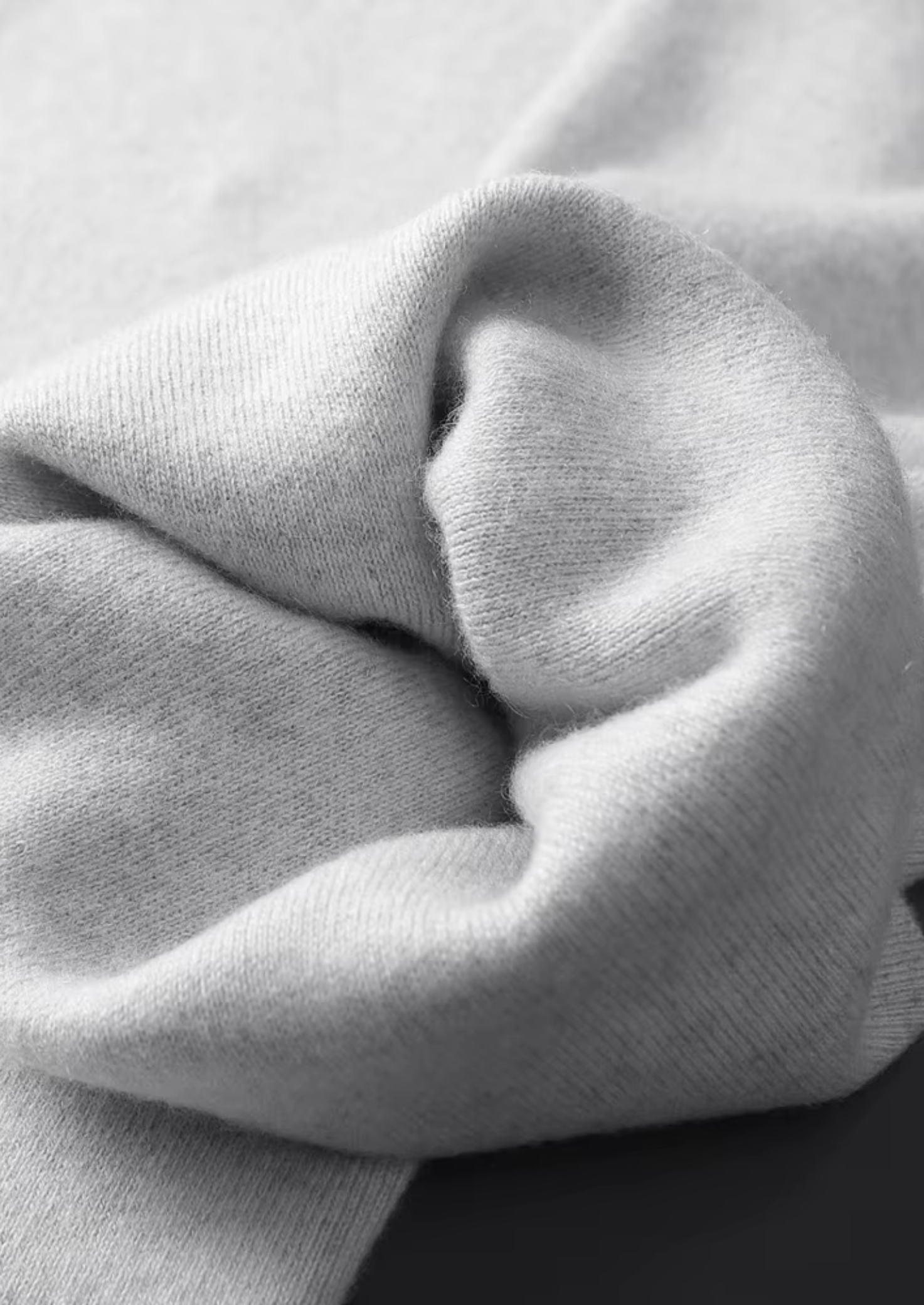 Premium Cashmere Relaxed Trousers | Vallentty