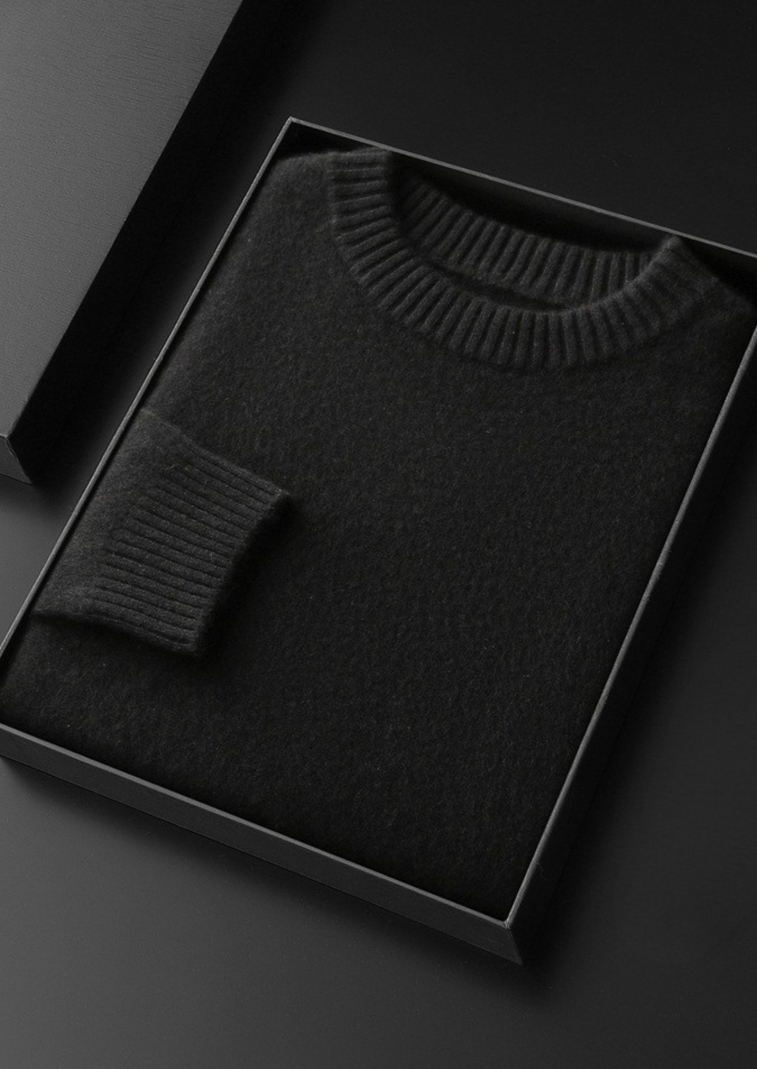 Pure Cashmere Black Essential Crewneck | Vallentty