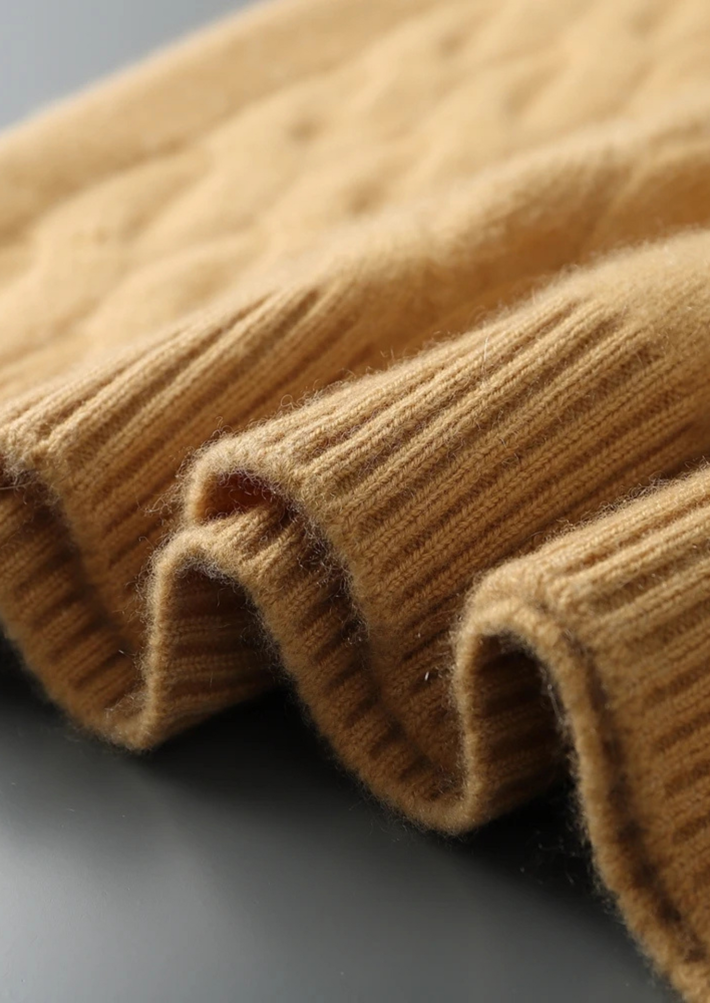 Premium Cashmere Cable Crewneck | Vallentty