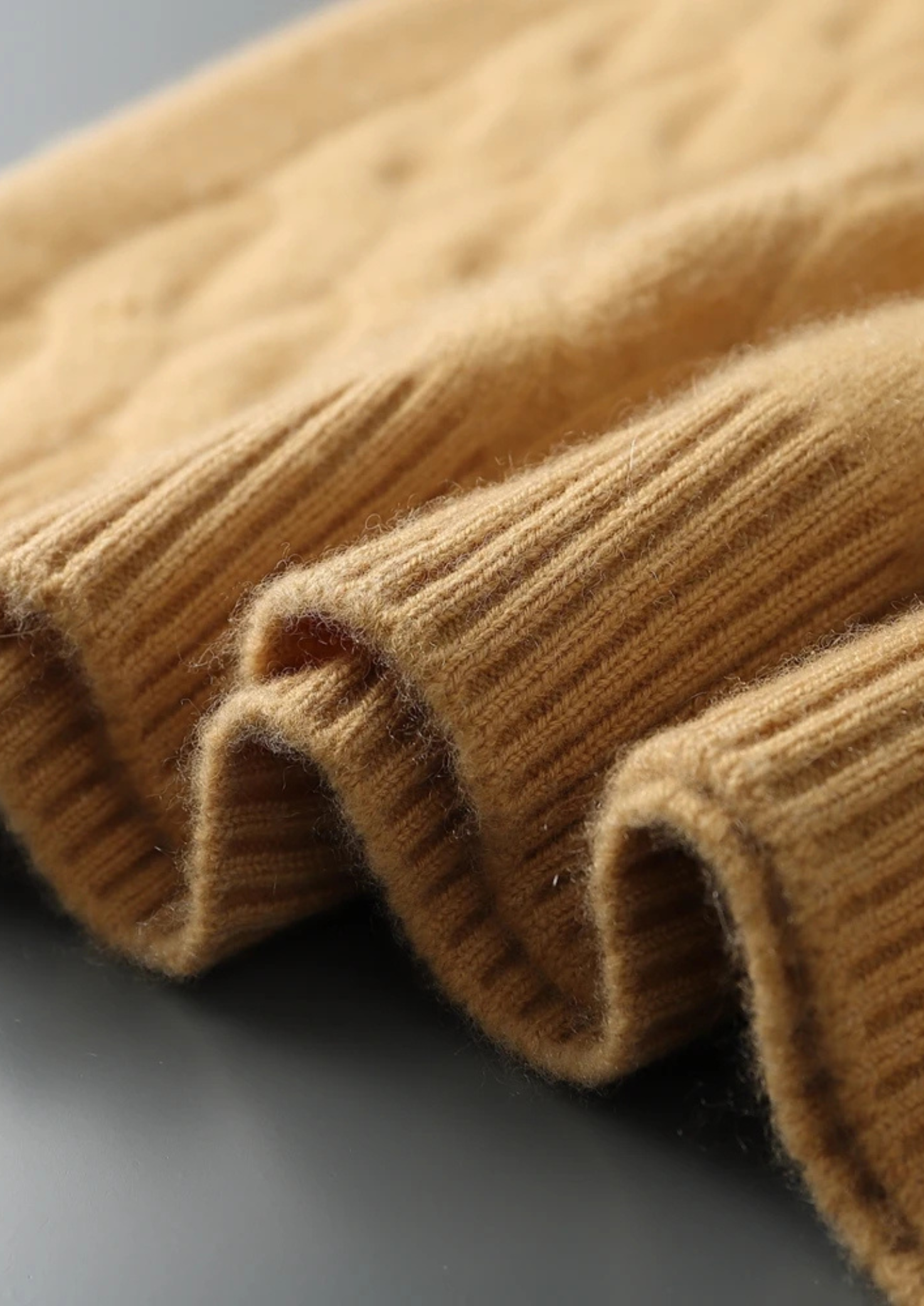 Premium Cashmere Cable Crewneck | Vallentty