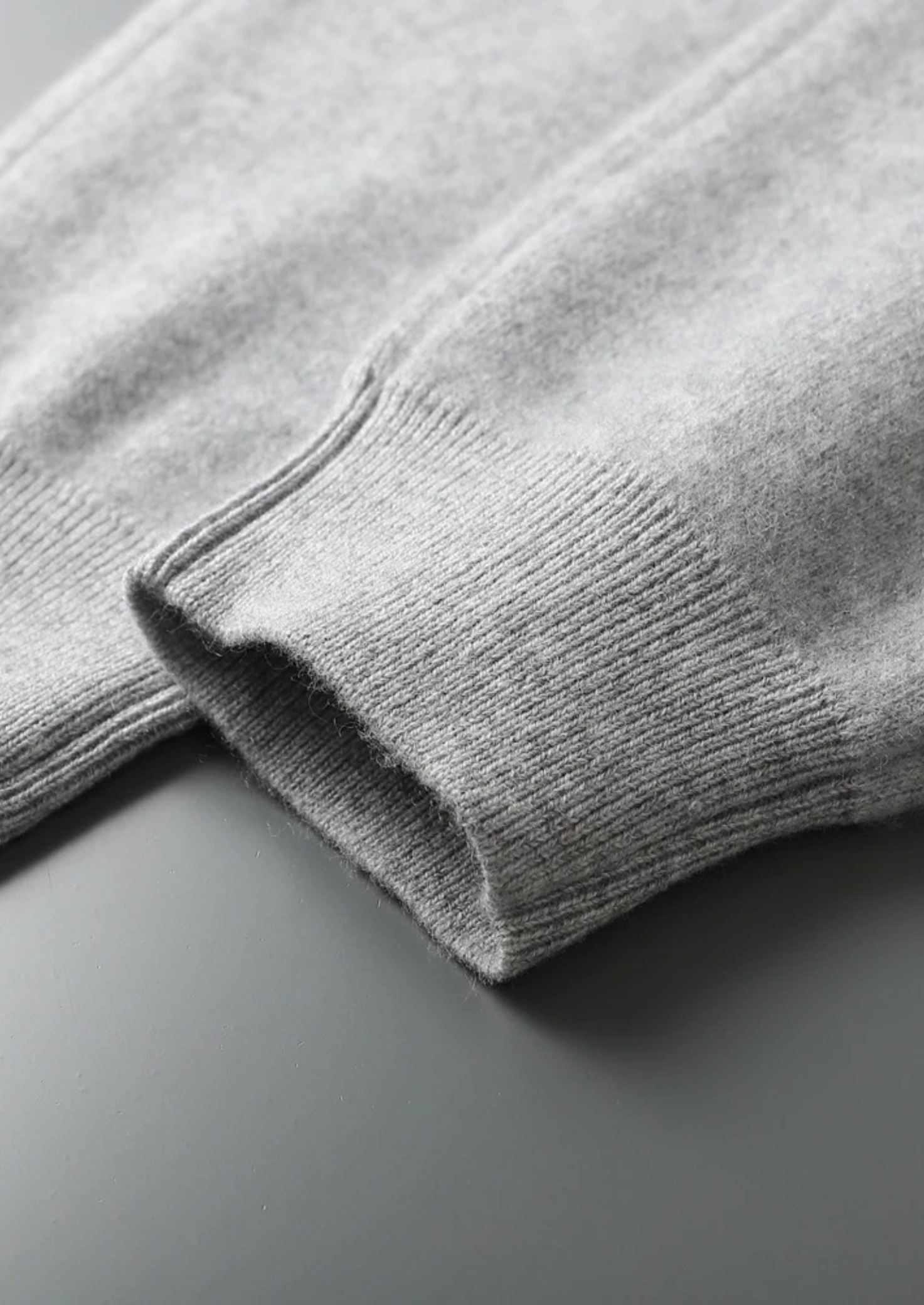 Premium Cashmere Light Gray Alain Leisure Set | Vallentty