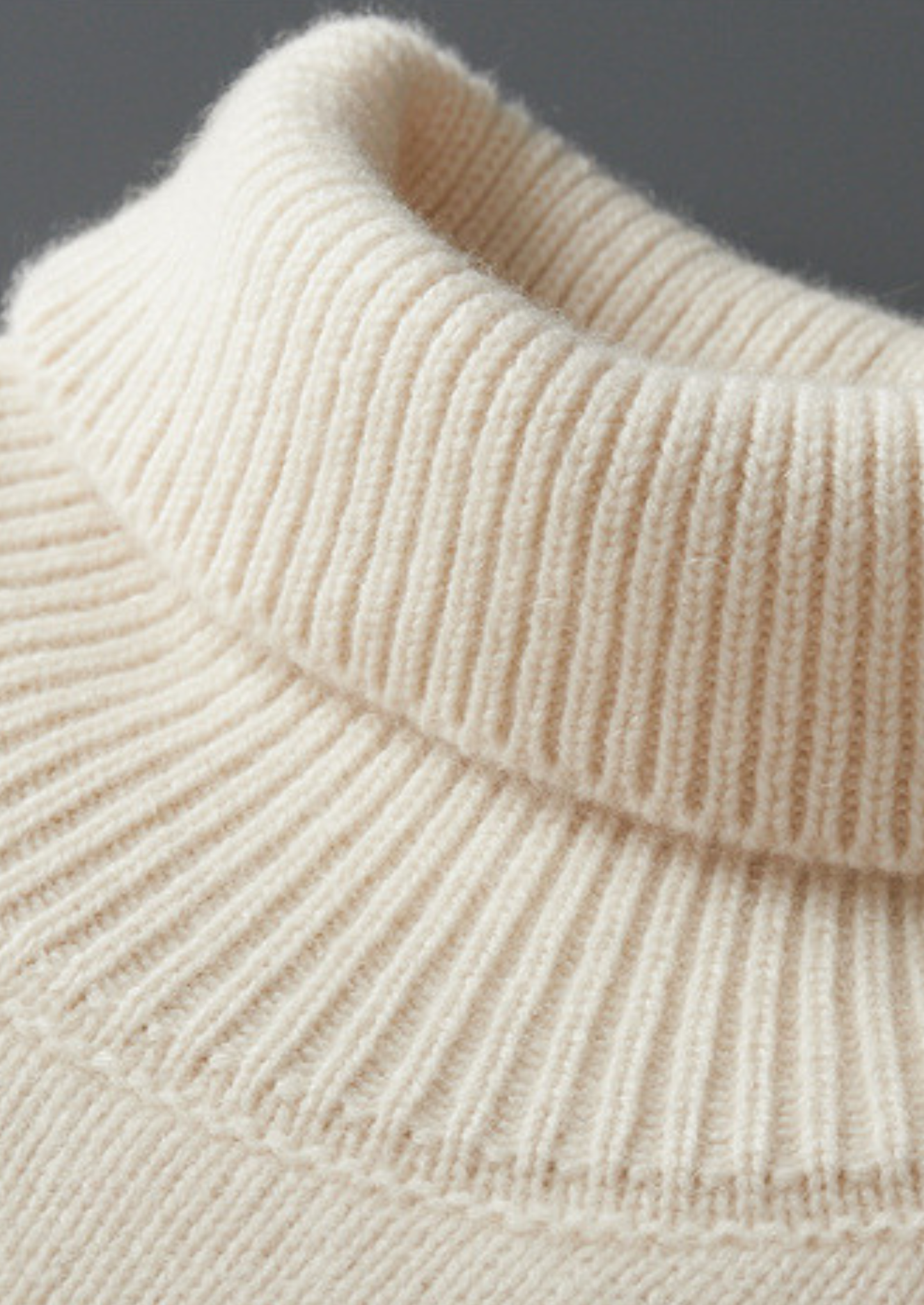 Pure Cashmere Ivory Essential Rollneck | Vallentty