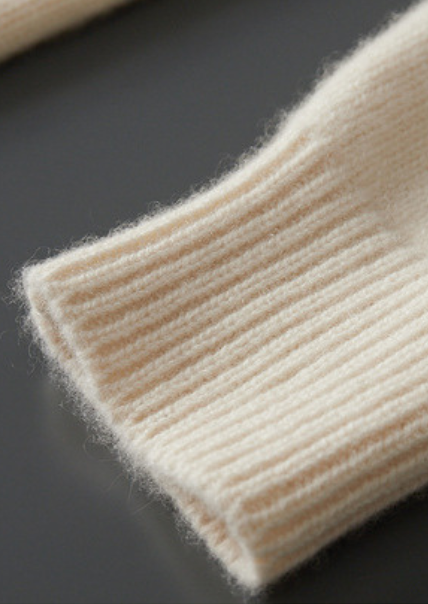 Pure Cashmere Ivory Essential Rollneck | Vallentty