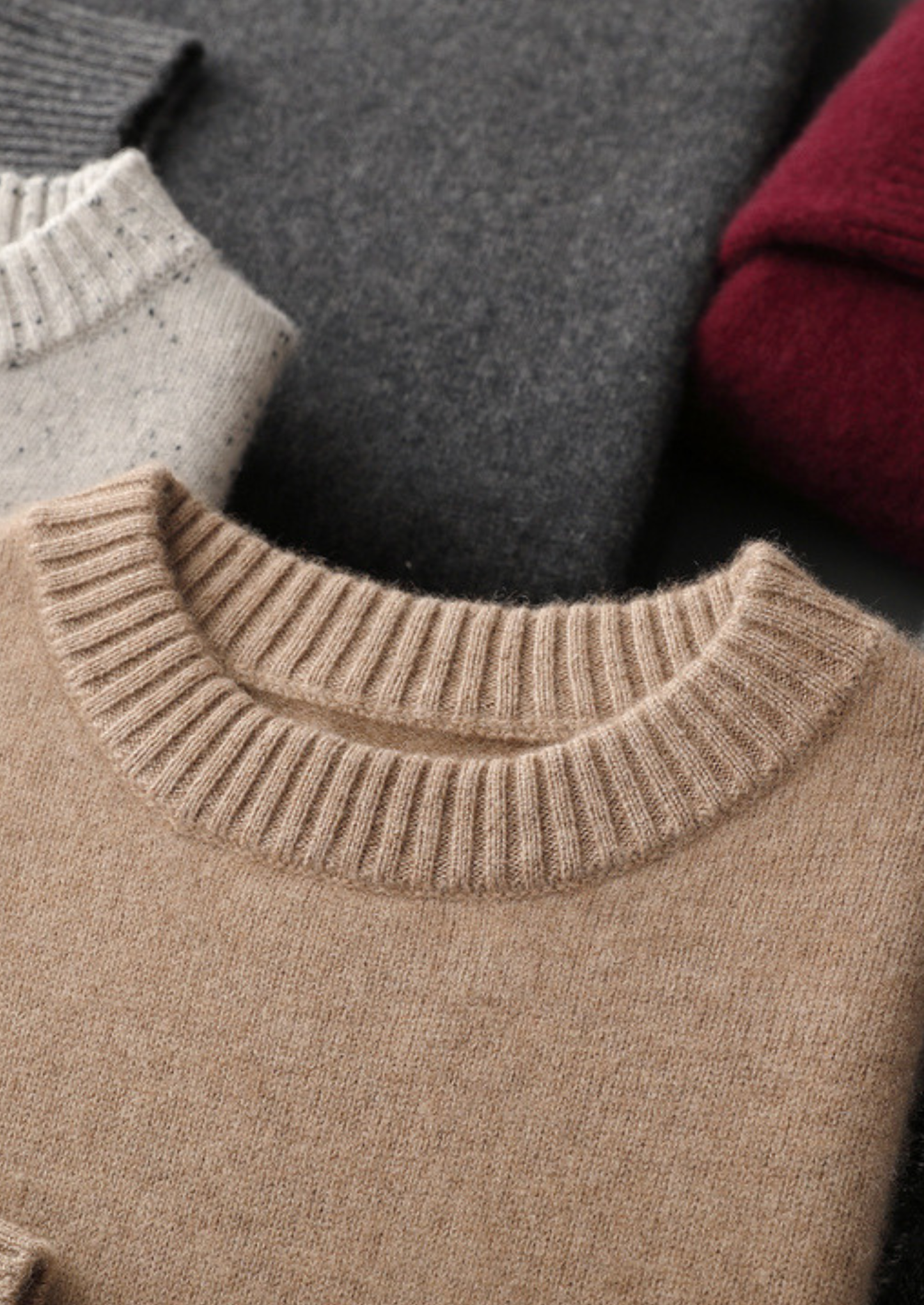 Pure Cashmere Black Essential Crewneck | Vallentty