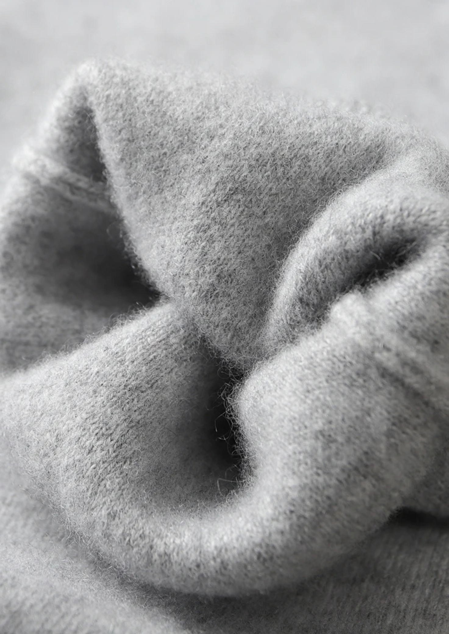 Premium Cashmere Light Gray Alain Leisure Set | Vallentty