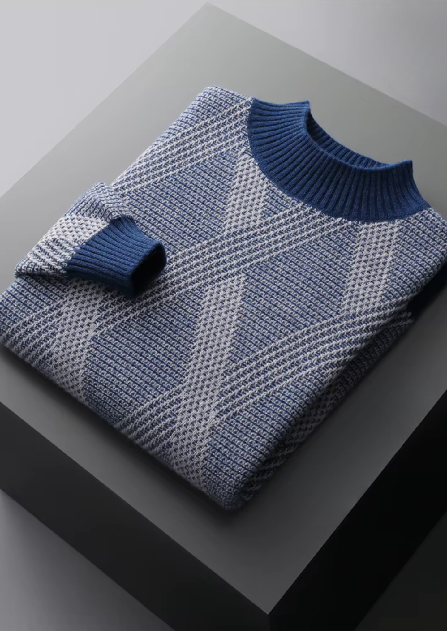 Pure Extra-Fine Merino Wool Two Tone Patterned Mockneck | Vallentty