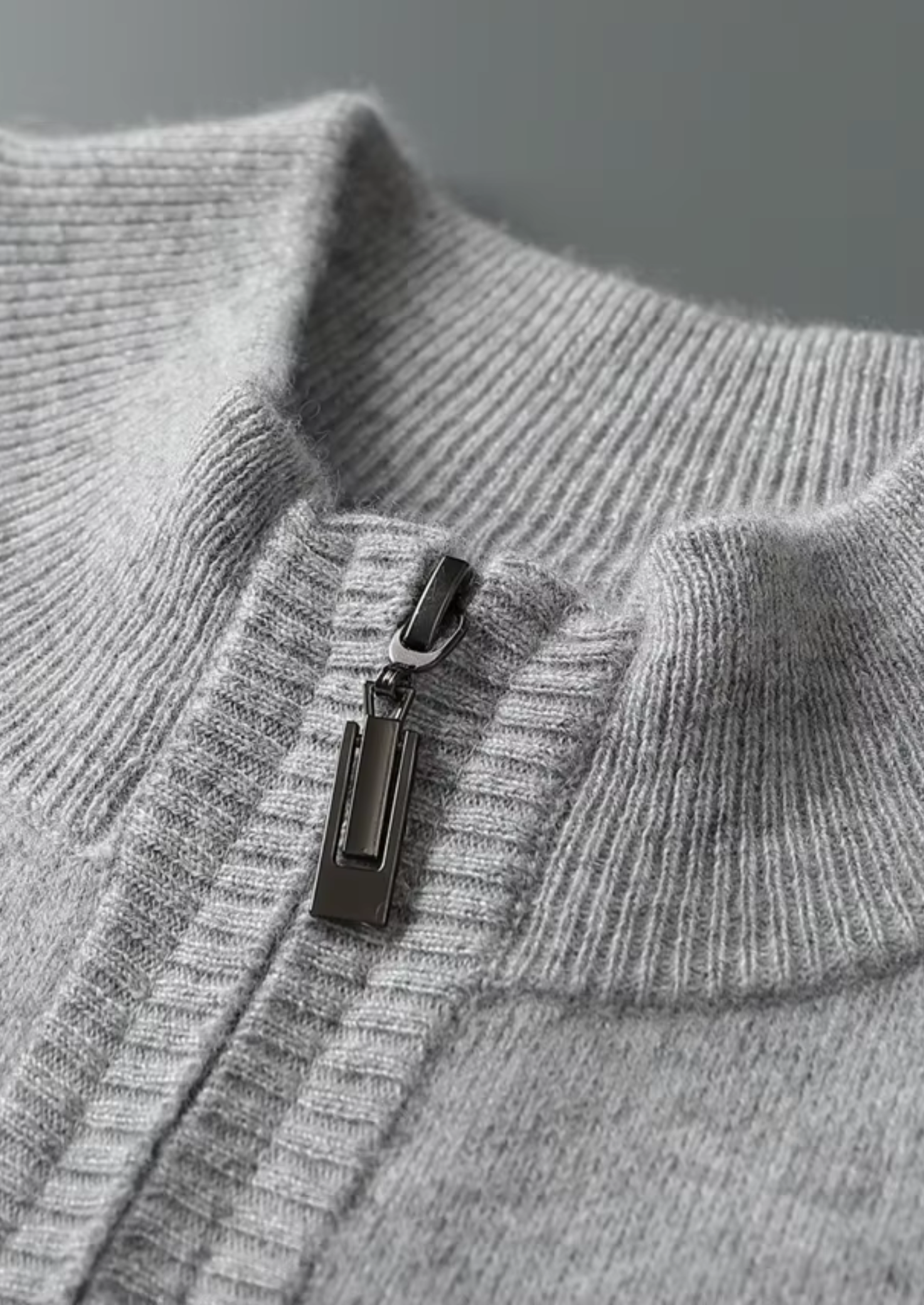 Premium Cashmere Essential Half-Zip Sweater | Vallentty
