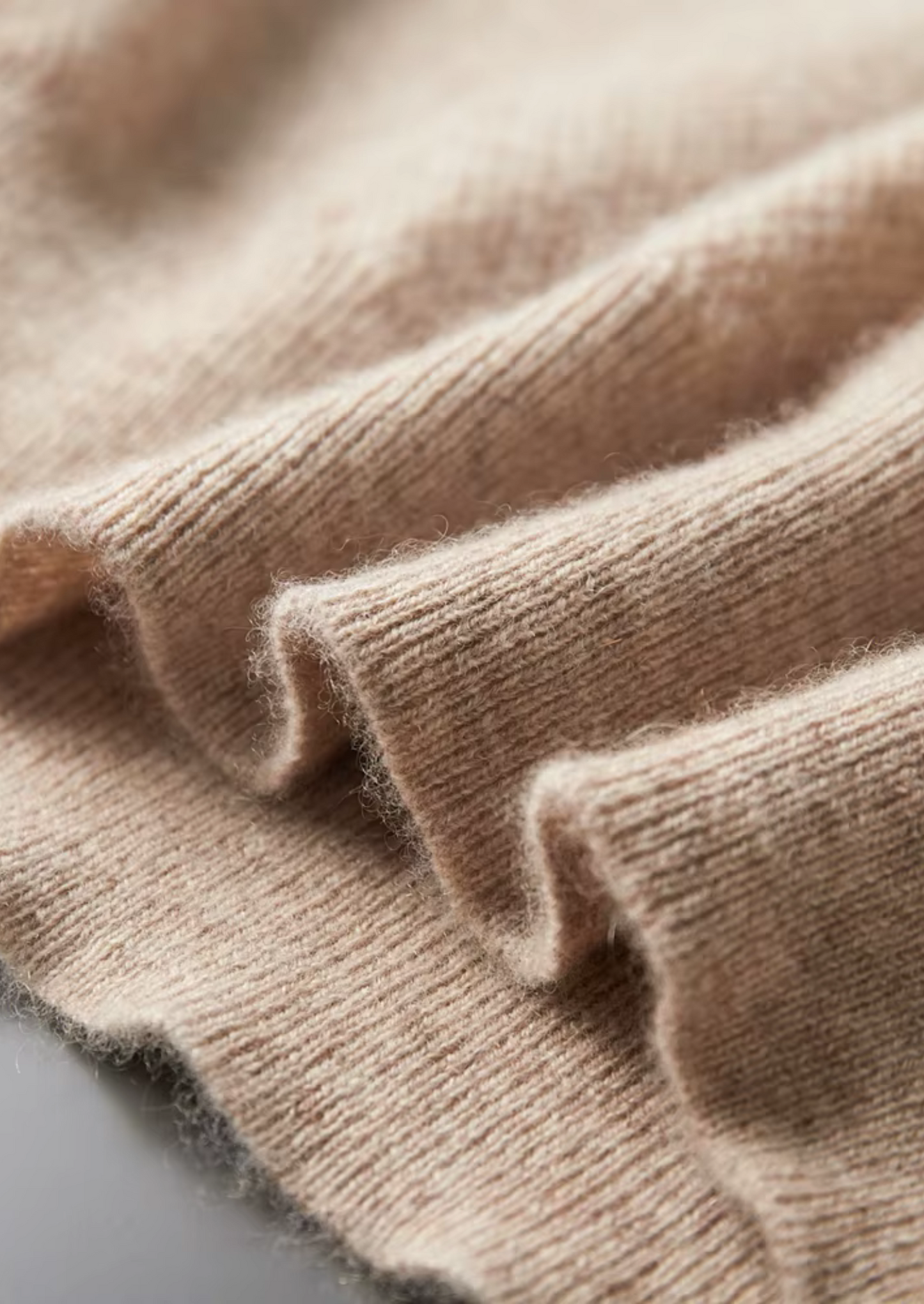 Premium Cashmere Classic Henley Sweater | Vallentty