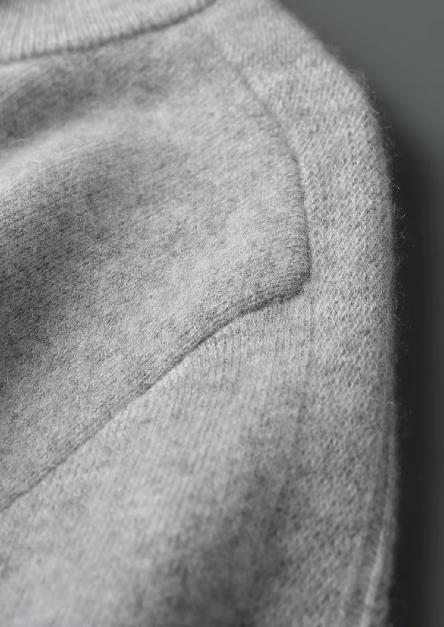 Premium Cashmere Essential Half-Zip Sweater | Vallentty