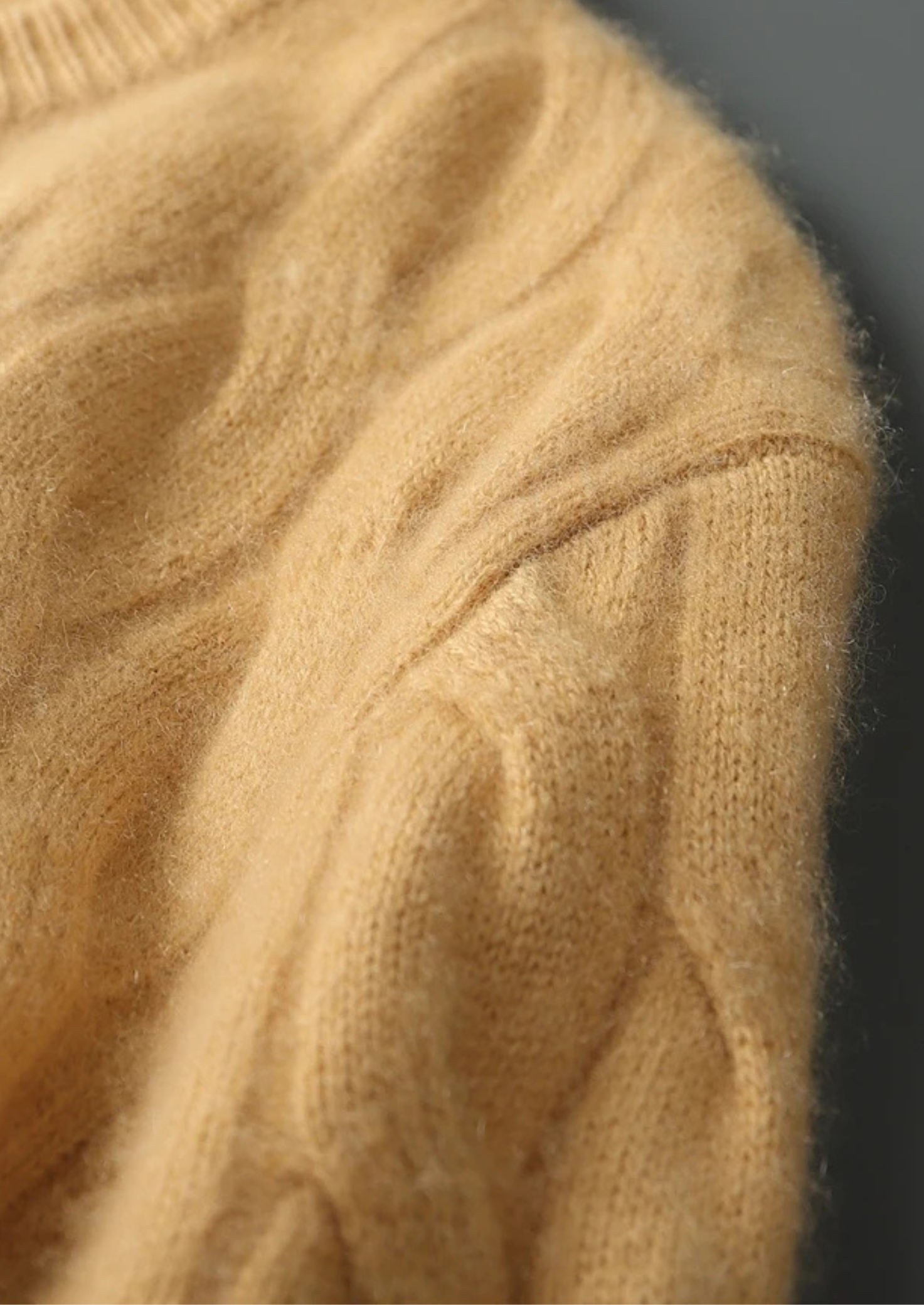 Premium Cashmere Cable Crewneck | Vallentty