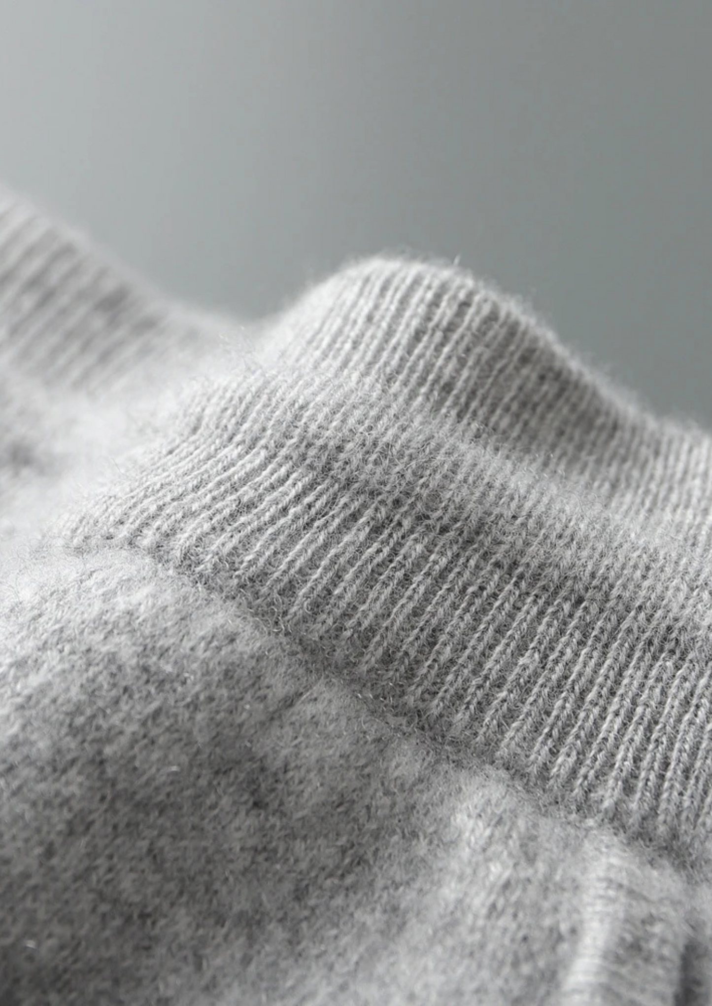 Premium Cashmere Light Gray Alain Leisure Set | Vallentty