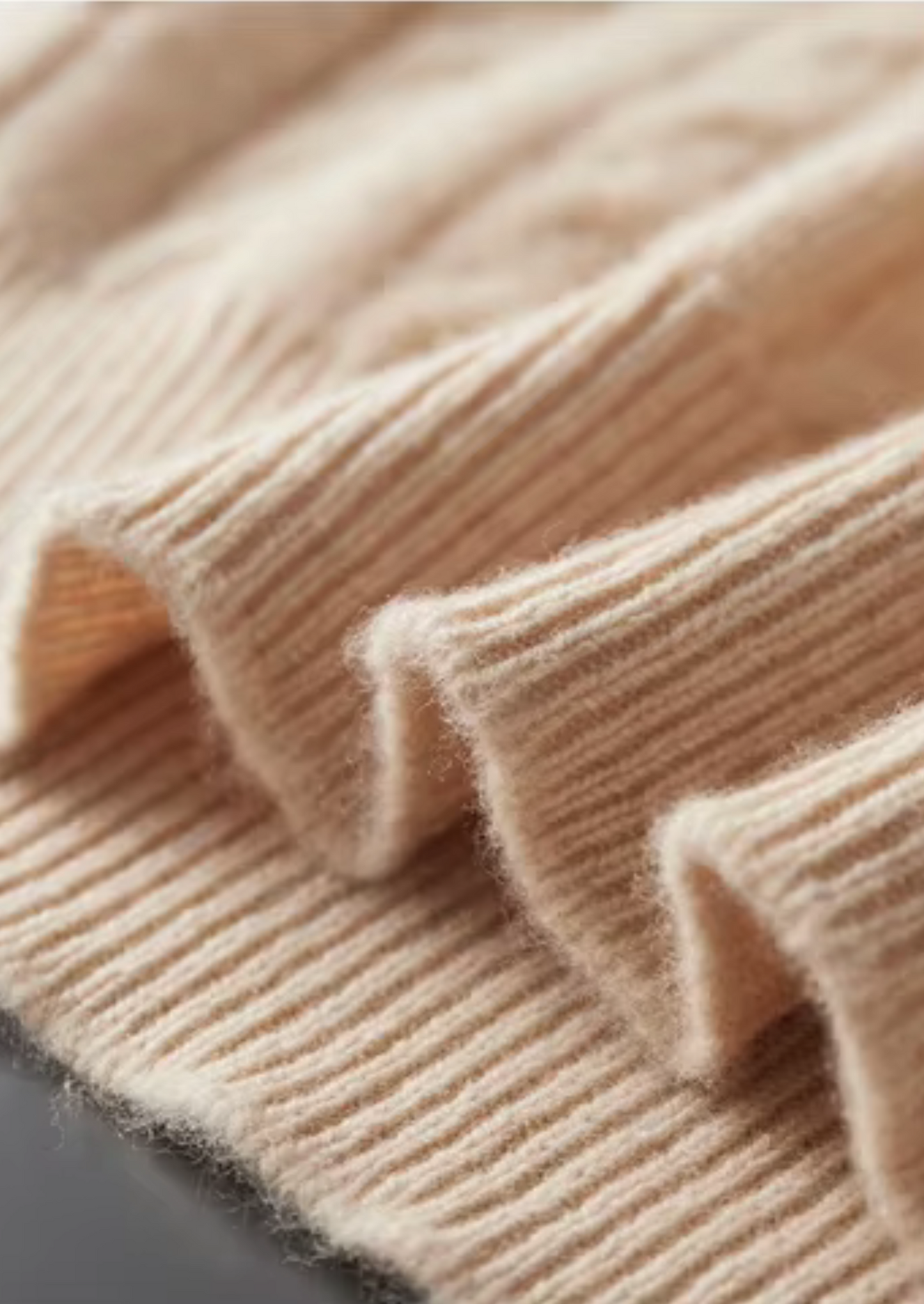 Pure Extra-Fine Merino Wool Cable Knit Henley Sweater | Vallentty