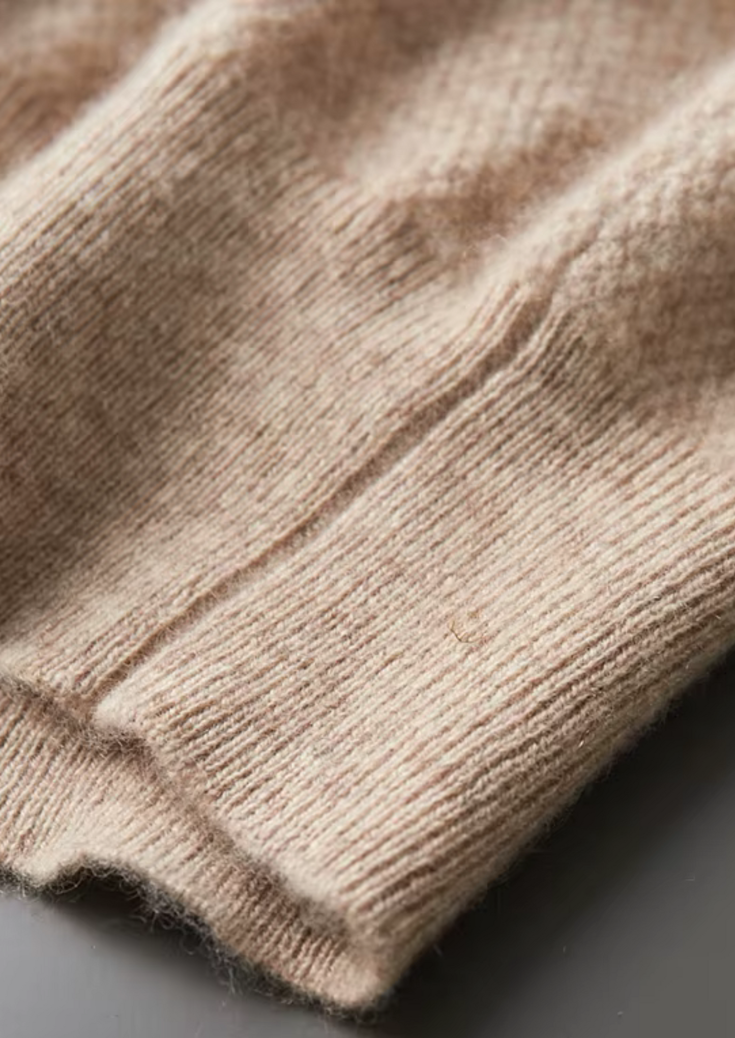 Premium Cashmere Classic Henley Sweater | Vallentty