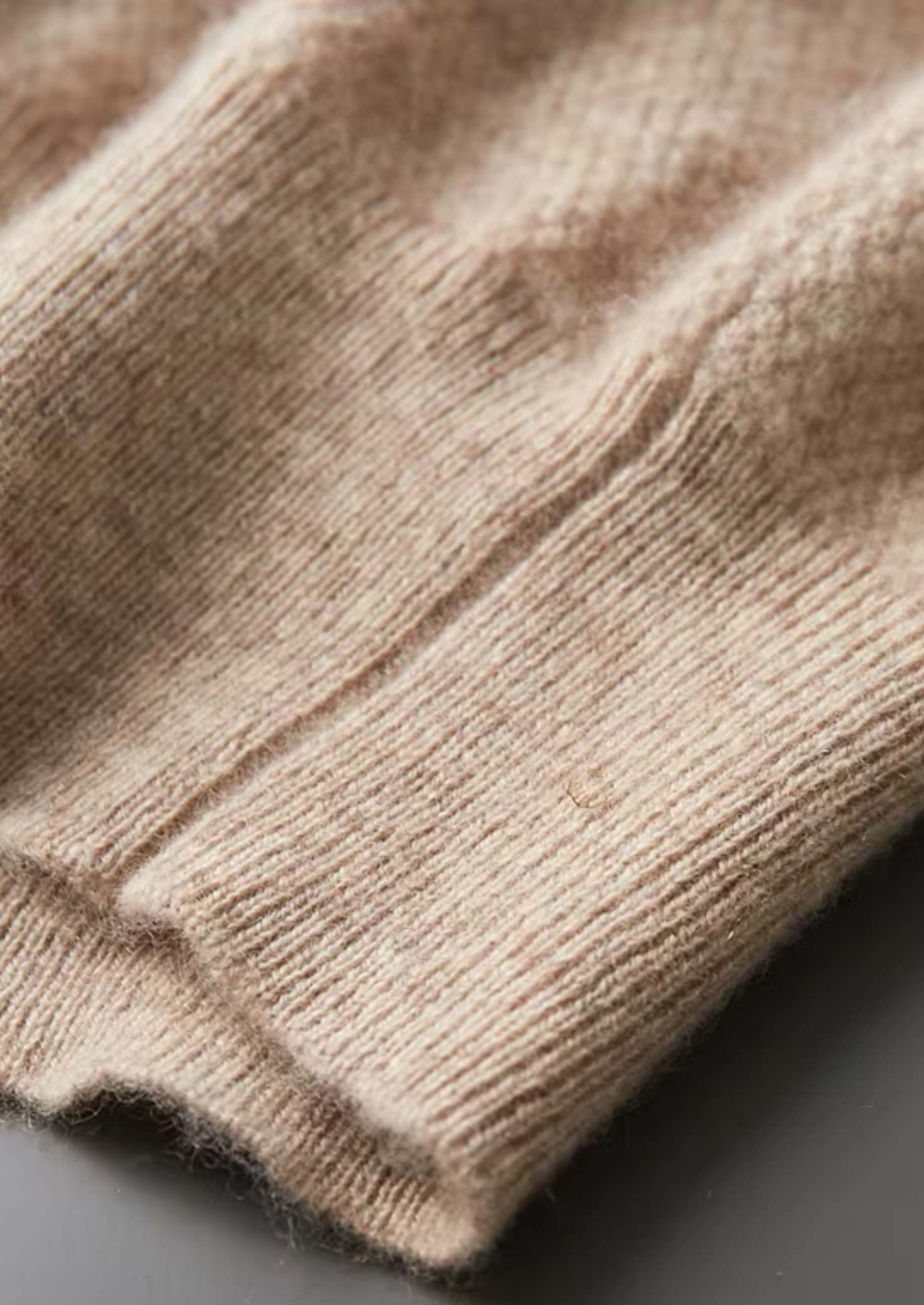 Premium Cashmere Classic Henley Sweater | Vallentty