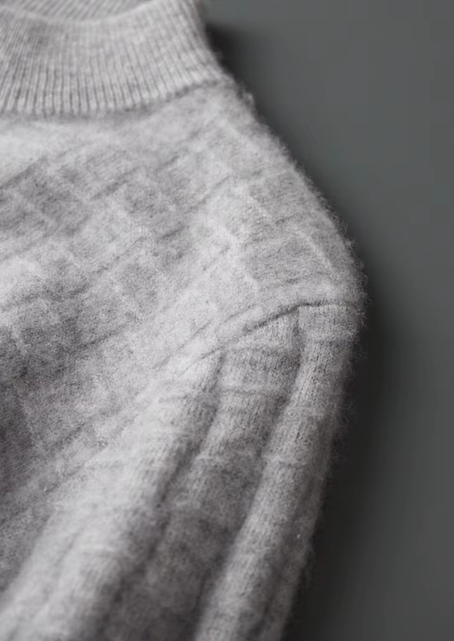 Pure Extra-Fine Merino Wool Textured Mockneck | Vallentty