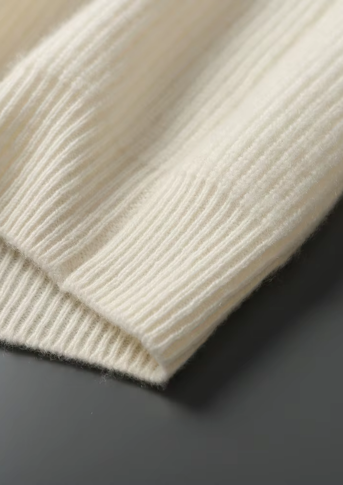 Premium Cashmere Ribbed V-Neck Sweater | Vallentty