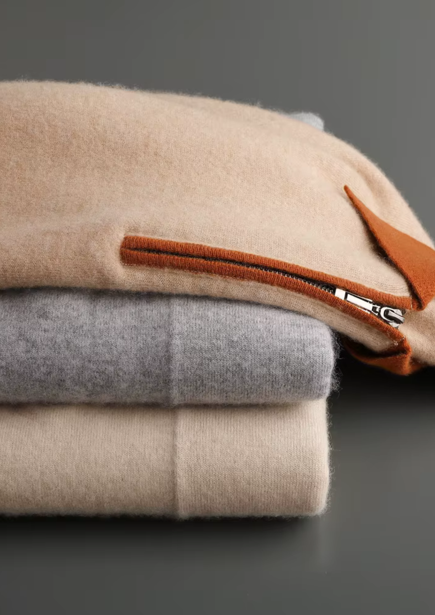 Premium Cashmere Two Tone Zipper Polo | Vallentty