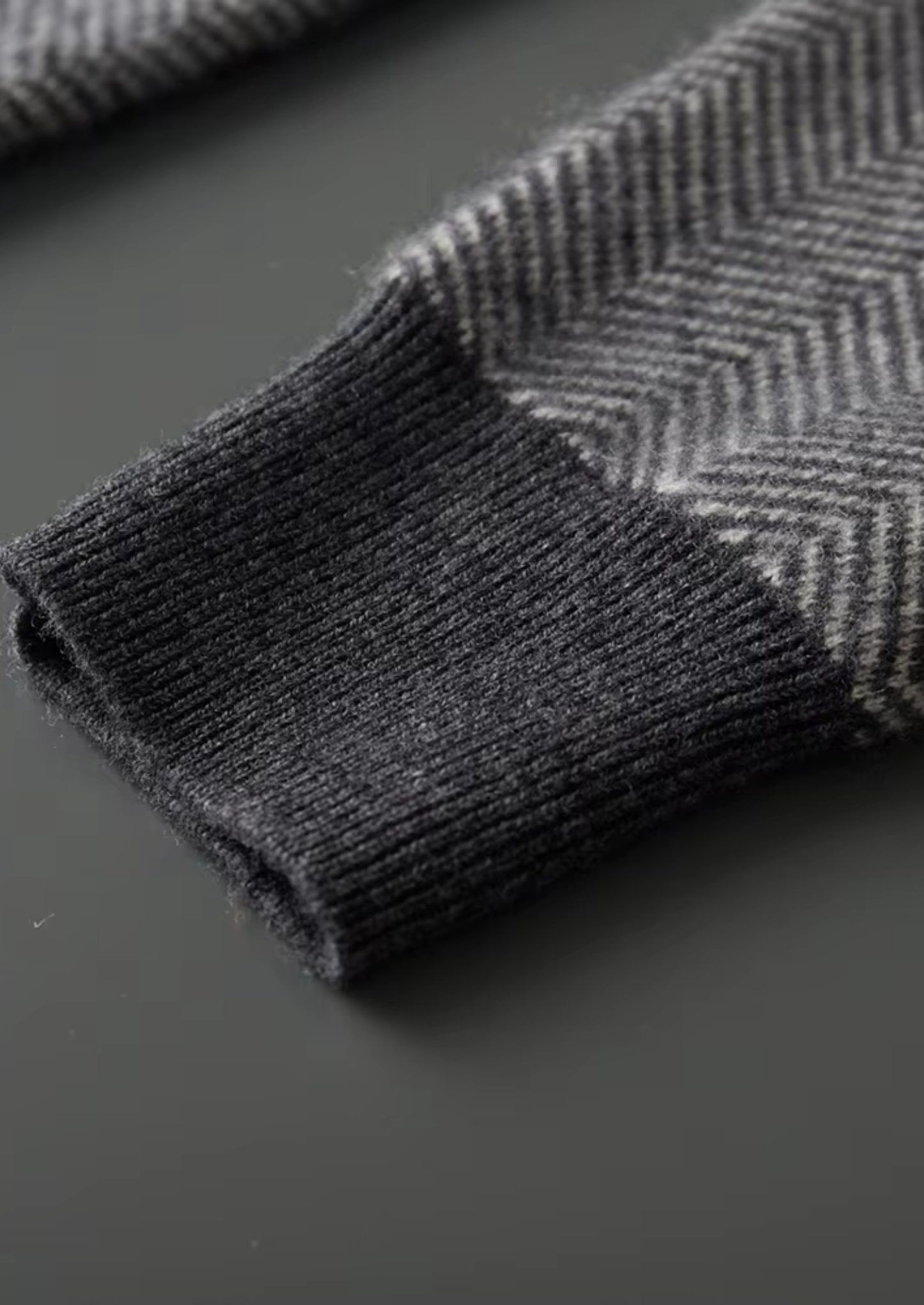 Pure Extra-Fine Merino Wool Gray Herringbone Set | Vallentty